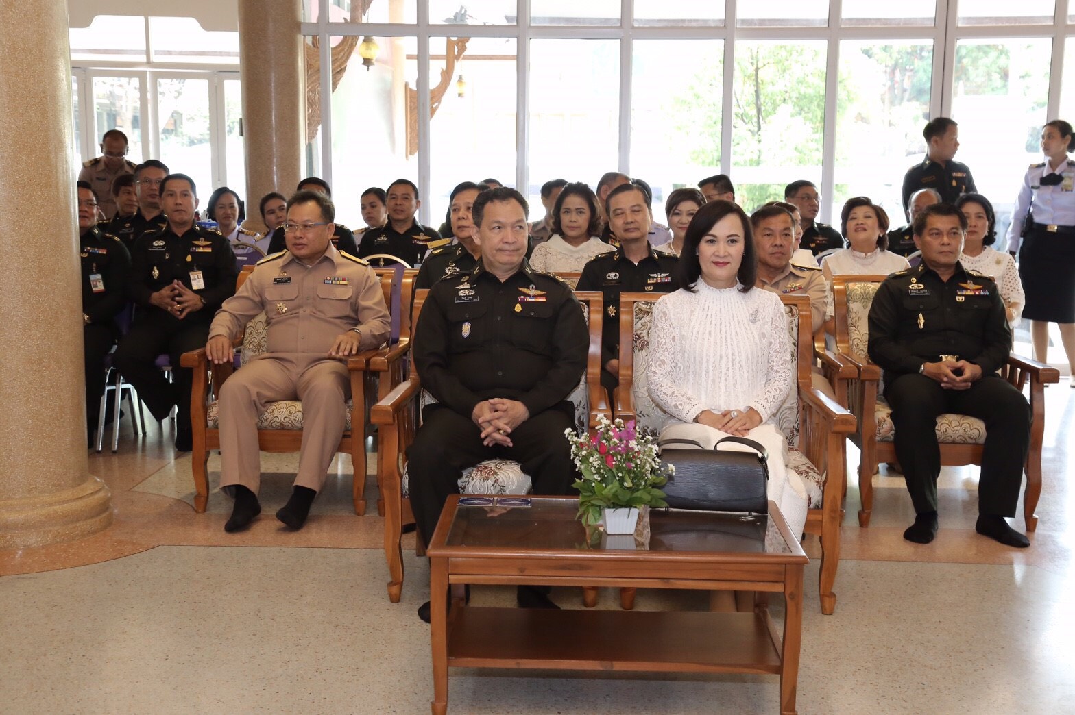 049 เมื่อวันที่ 17 มีนาคม 2560 ประธานฝ่ายกิจกรรมและโครงการสมาคมภริยาฯ เป็นผู้แทนนายกสมาคมภริยาฯ พร้อมด้วยคณะกรรมการสมาคมฯ ร่วมพิธีปิดกิจกรรมปฏิบัติธรรมนำสุข และบำเพ็ญสาธารณประโยชน์เทิดทูนสถาบันพระมหากษัตริย์ถวายเป็นพระราชกุศล แด่พระมหากษัตริย์และพระบรมวงศานุวงศ์ (ครั้งที่ 1)ของสำนักงานปลัดกระทรวงกลาโหม ณ วัดนาคปรก เขตภาษีเจริญ กรุงเทพฯ