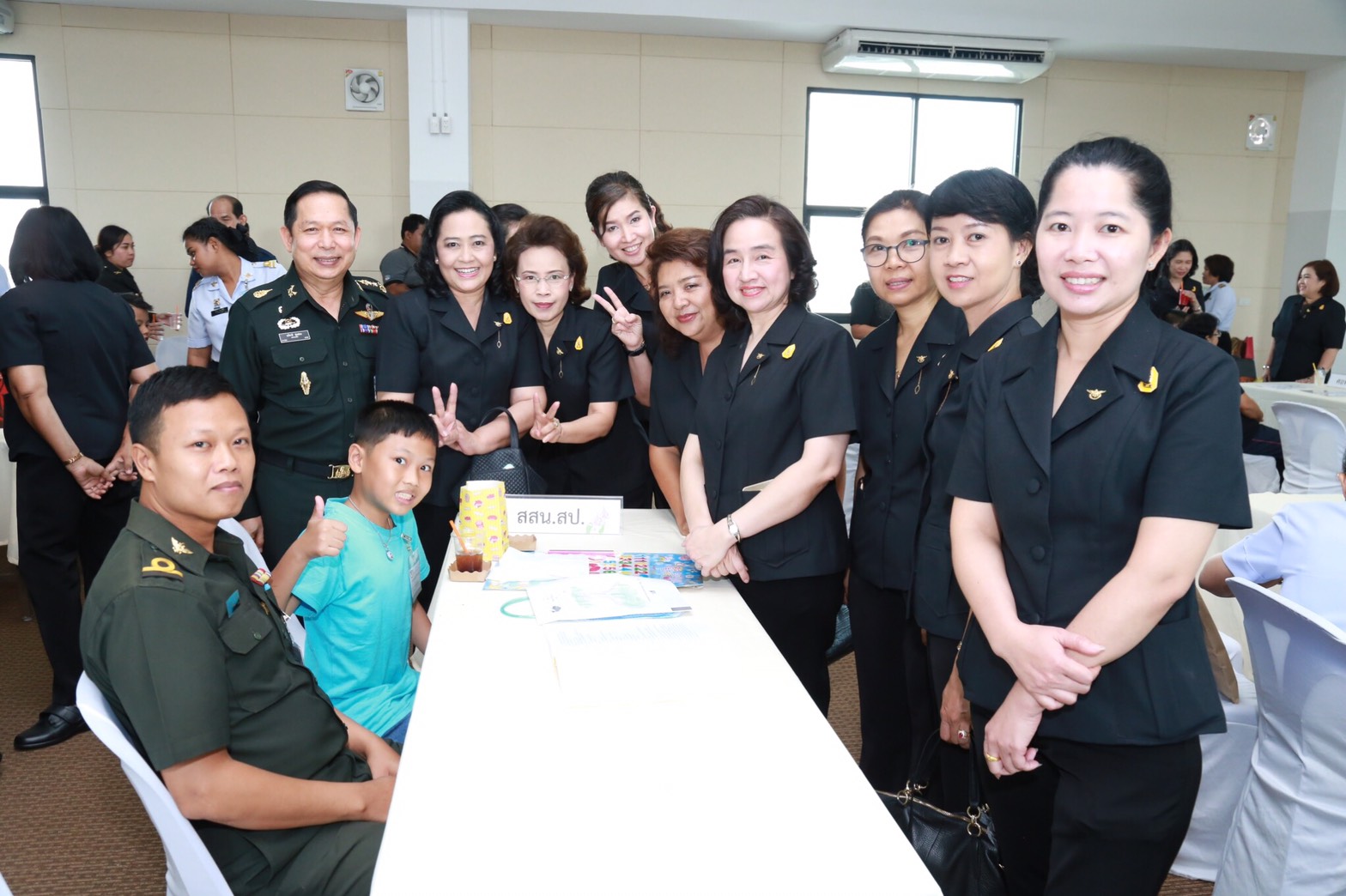 059 เมื่อวันที่ 3 พฤษภาคม 2560 นายกสมาคมภริยาฯ เป็นประธานในการจัดกิจกรรม "สคภ.สป. ดูแล ใส่ใจ สายใยรักษ์" ณ ห้องประชาชื่น ชั้น ๖ สำนักงานสนับสนุนสำนักงานปลัดกระทรวงกลาโหม (ประชาชื่น )โดยมี คณะกรรมการสมาคมฯ คณะแพทย์ พยาบาล จากสำนักงานแพทย์ สำนักงานสนับสนุนสำนักงานปลัดกระทรวงกลาโหม ครอบครัวของข้าราชการที่เข้าร่วมโครงการ ฯ และเจ้าหน้าที่ประสานงานโครงการ ฯ เข้าร่วมกิจกรรมดังกล่าว