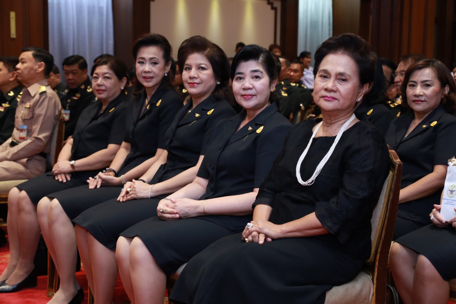 060 เมื่อวันที่ 9 พฤษภาคม 2560 นายกสมาคมภริยาฯ พร้อมด้วยคณะกรรมการฯ ร่วมงานวันคล้ายวันสถาปนาสำนักงานแพทย์ สำนักงานสนับสนุน สำนักงานปลัดกระทรวงกลาโหม ครบ ๑๒ ปี ณ ห้องสุรศักดิ์มนตรี ในศาลาว่าการกลาโหม
