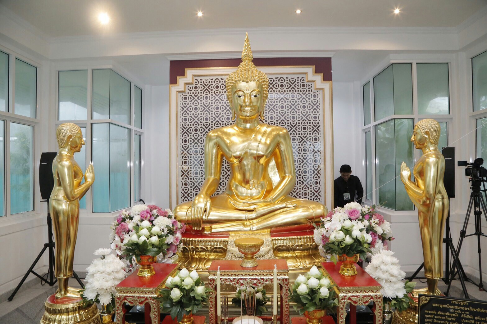 064 เมื่อวันที่ 30 พฤษภาคม 2560 คุณวิภาพร ช้างมงคล นายกสมาคมภริยาฯ พร้อมด้วย ผศ.ดร วรรณวิภา ติต...