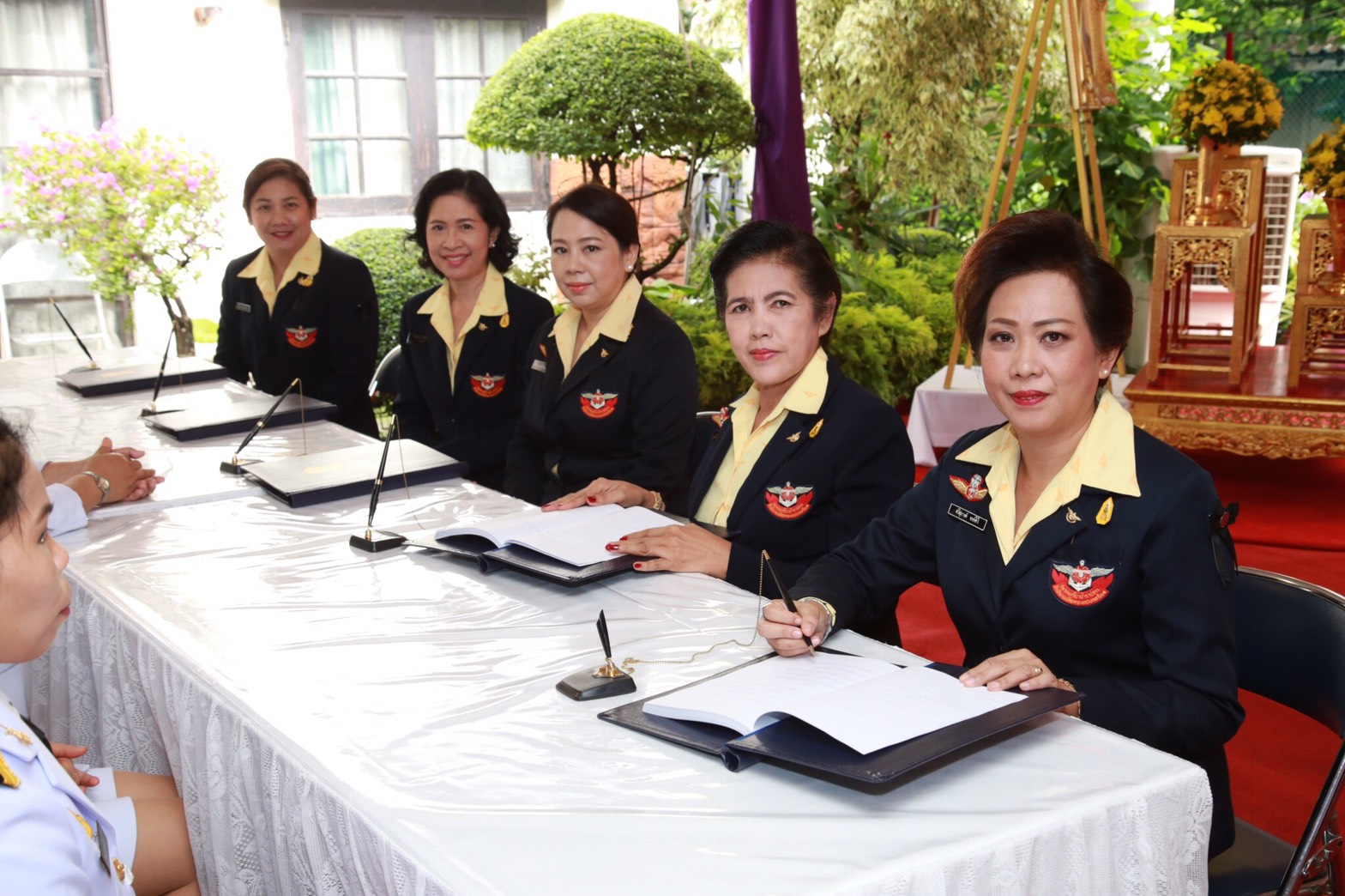 079 เมื่อวันที่ 13 กรกฎาคม 2560 คุณศรีสุภางค์ พงษ์ศิริ เป็นผู้แทนนายกสมาคมภริยาฯ พร้อมด้วยคณะกรรมการสมาคมฯ ถวายแจกันดอกไม้ และลงนามถวายพระพร เนื่องในโอกาสวันคล้ายวันประสูติ พระเจ้าวรวงศ์เธอ พระองค์เจ้าโสมสวลี พระวรราชาทินัดดามาตุ ทรงเจริญพระชันษา ๖๐ ปี ณ วังเทเวศร์ กรุงเทพฯ