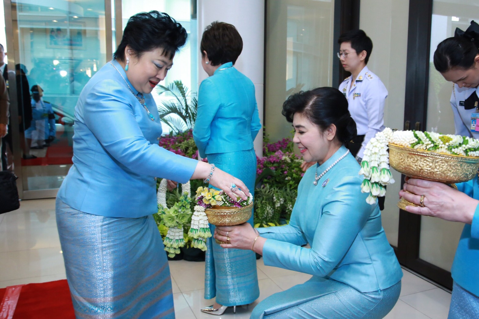 081 เมื่อวันที่ 21 กรกฎาคม 2560 นายกสมาคมภริยาฯ พร้อมด้วยคณะกรรมการสมาคมฯ ร่วมกับสมาคมแม่บ...