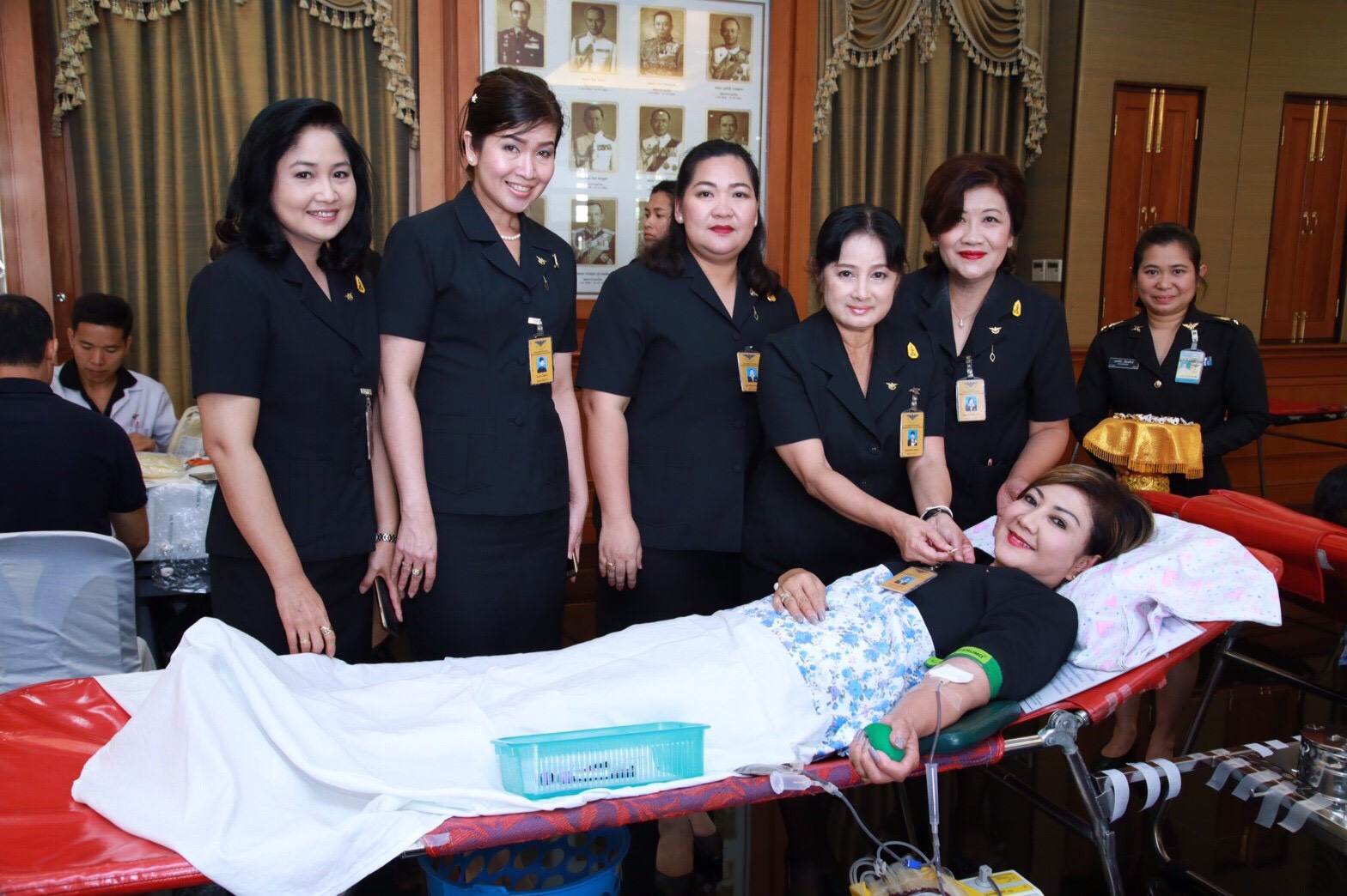 086 เมื่อวันที่ 2 สิงหาคม 2560 คุณสุปราณี กสิวุฒิ เป็นผู้แทนนายกสมาคมภริยาฯ พร้อมด้วยคณะกรรมการสมาคมฯ ร่วมกิจกรรมบริจาคโลหิต เพื่อถวายเป็นพระราชกุศล เนื่องในวันเฉลิมพระชนมพรรษา สมเด็จพระนางเจ้าสิริกิติ์ พระบรมราชินีนาถ ในรัชกาลที่ ๙ และ สมเด็จพระเจ้าอยู่หัวมหาวชิราลงกรณ บดินทรเทพยวรางกูร ประจำปี ๒๕๖๐ ณ บริเวณห้องโถงหน้าห้องยุทธนาธิการ ในศาลาว่าการกลาโหม กรุงเทพฯ