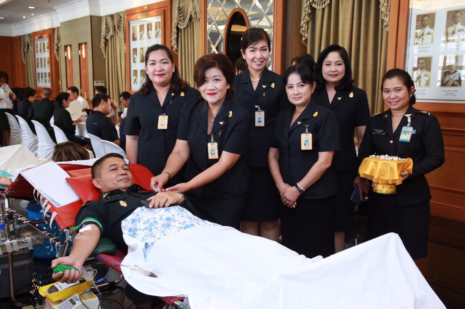 086 เมื่อวันที่ 2 สิงหาคม 2560 คุณสุปราณี กสิวุฒิ เป็นผู้แทนนายกสมาคมภริยาฯ พร้อมด้วยคณะกรรมการสมาคมฯ ร่วมกิจกรรมบริจาคโลหิต เพื่อถวายเป็นพระราชกุศล เนื่องในวันเฉลิมพระชนมพรรษา สมเด็จพระนางเจ้าสิริกิติ์ พระบรมราชินีนาถ ในรัชกาลที่ ๙ และ สมเด็จพระเจ้าอยู่หัวมหาวชิราลงกรณ บดินทรเทพยวรางกูร ประจำปี ๒๕๖๐ ณ บริเวณห้องโถงหน้าห้องยุทธนาธิการ ในศาลาว่าการกลาโหม กรุงเทพฯ