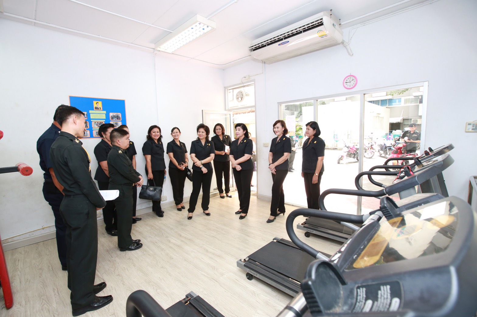 096 เมื่อวันที่ 22 สิงหาคม 2560 นายกสมาคมภริยาฯ พร้อมด้วยคณะกรรมการฯ ตรวจติดตามผลการปรับปรุงห...