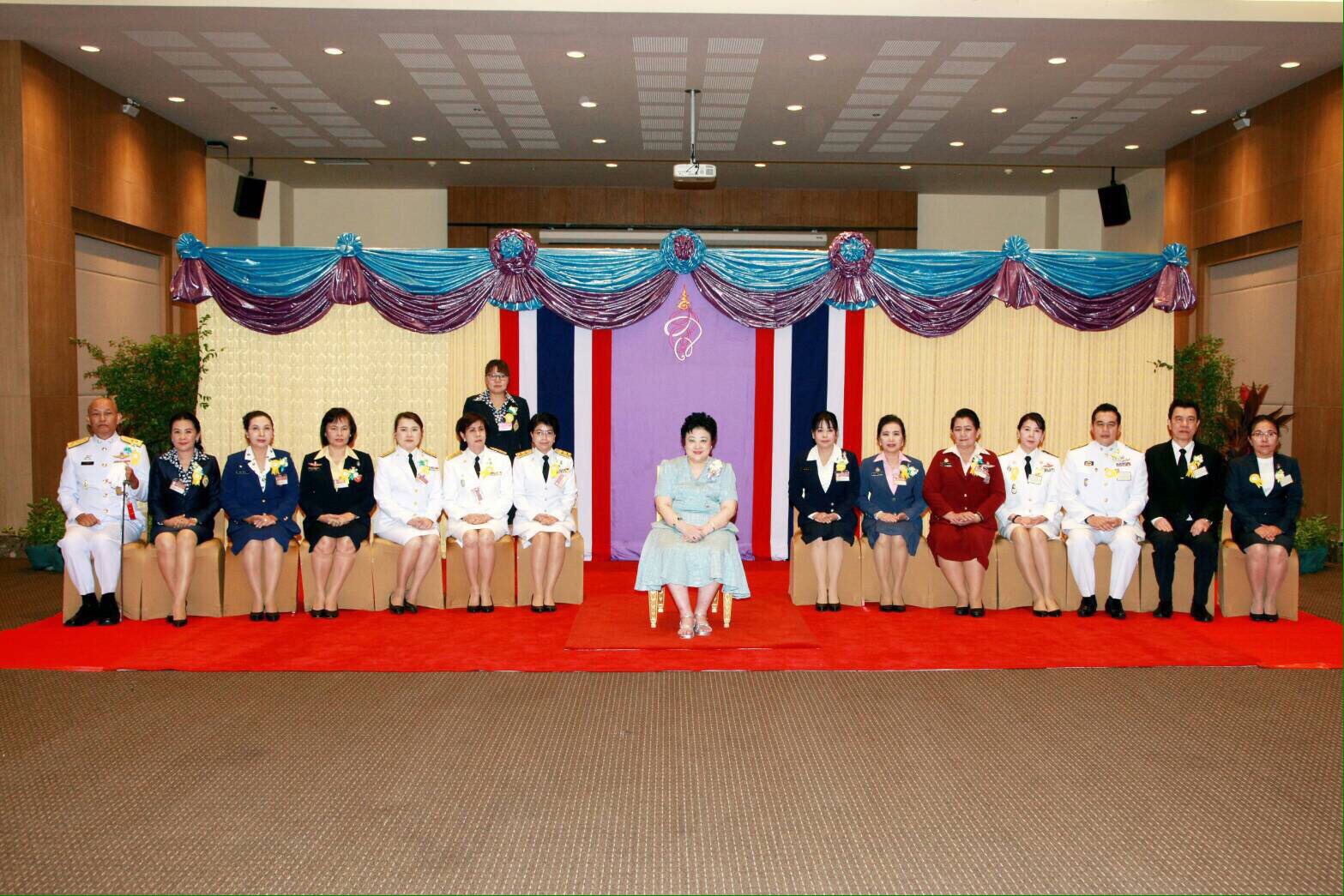 097 เมื่อวันที่ 12 สิงหาคม 2560 คุณรุ่งนภา กิจรัตนา เป็นผู้แทนนายกสมาคมภริยาฯ พร้อมด้วย คุณอ...