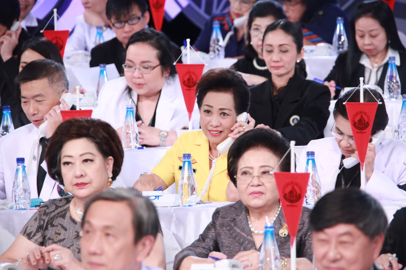 101 เมื่อวันที่ 16 กันยายน 2560 คุณศรีสุภางค์ พงษ์ศิริ เป็นผู้แทนนายกสมาคมภริยาฯ พร้อมด้วยกรรมการฯ ร่วมกิจกรรมจัดหารายได้ " วันมหิดล " ประจำปี 2560 ณ หอประชุมราชแพทยาลัย โรงพยาบาลศิริราช กรุงเทพฯ