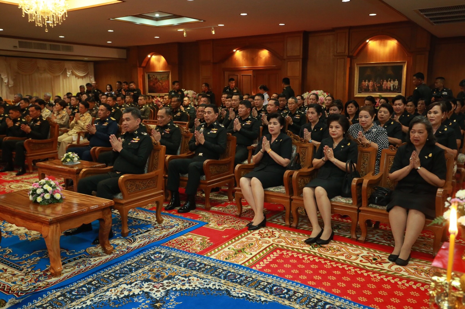 102 เมื่อวันที่ 18 กันยายน 2560 นายกสมาคมภริยาฯ พร้อมด้วยคณะกรรมการสมาคมฯ ร่วมงานวันคล้ายวันสถาปนา ศอว.ศอพท. ครบรอบปีที่ 38 และพิธีเทิดเกียรติผู้บังคับบัญชาชั้นสูงที่ครบวาระเกษียณอายุราชการ ณ ศูนย์อำนวยการสร้างอาวุธ ศูนย์การอุตสาหกรรมป้องกันประเทศและพลังงานทหารจังหวัดลพบุรี