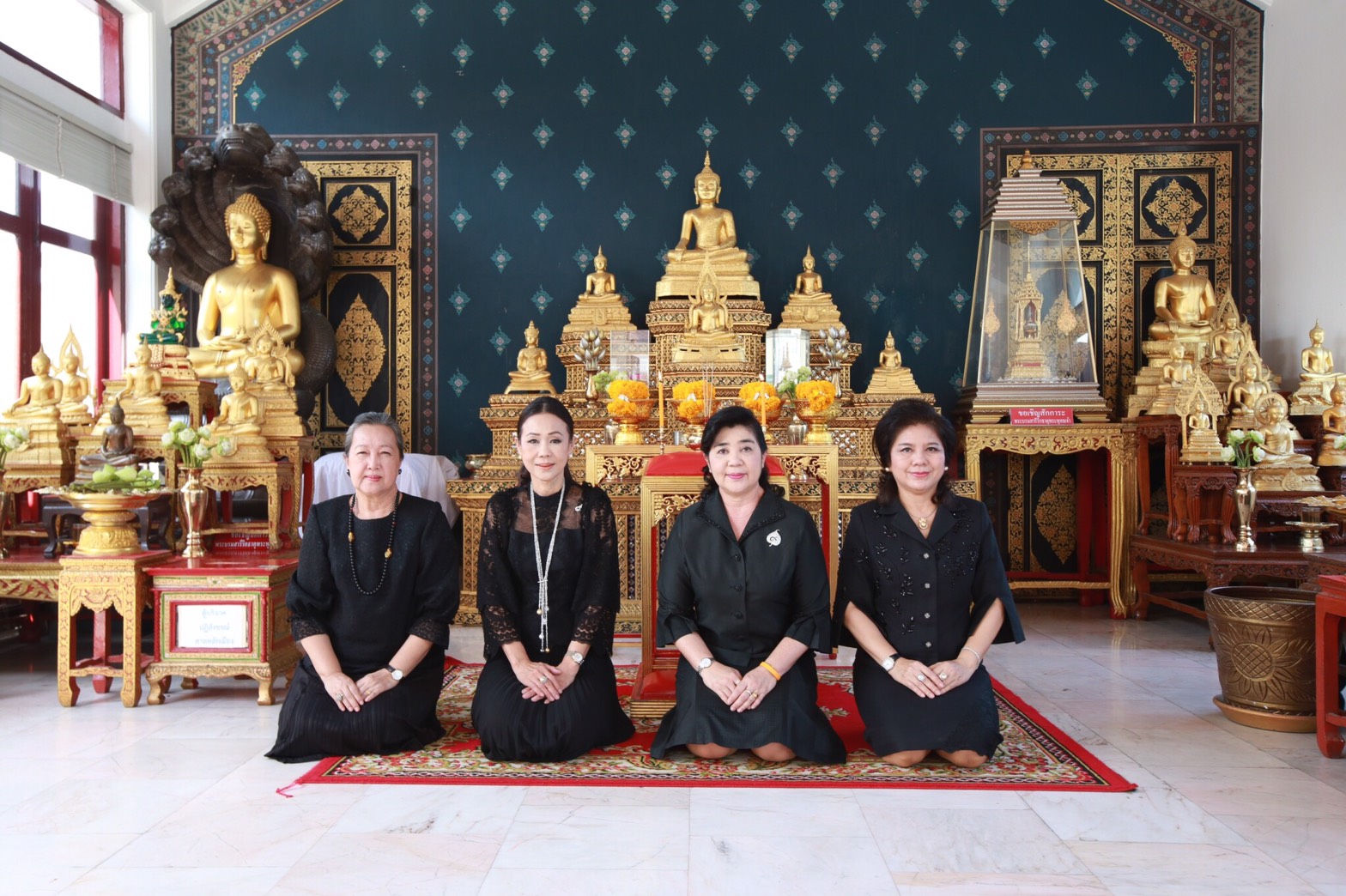 104 เมื่อวันที่ 28 กันยายน 2560 เวลา 08.30 น. นายกสมาคมภริยาฯ พร้อมด้วยอุปนายกสมาคมฯ และคณะกรรมการสมาคม สักการะสิ่งศักดิ์สิทธิ์ ในศาลาว่าการกลาโหม และศาลหลักเมือง หลังจากนั้น เวลา 10.49 น. เข้าสักการะสิ่งศักดิ์สิทธิ์ ณ ที่ทำการสมาคมภริยาข้าราชการ สำนักงานปลัดกระทรวงกลาโหม (ตึกโดม) กรมการพลังงานทหาร ศูนย์การอุตสาหกรรมป้องกันประเทศและพลังงานทหาร เขตราชเทวี กรุงเทพฯ