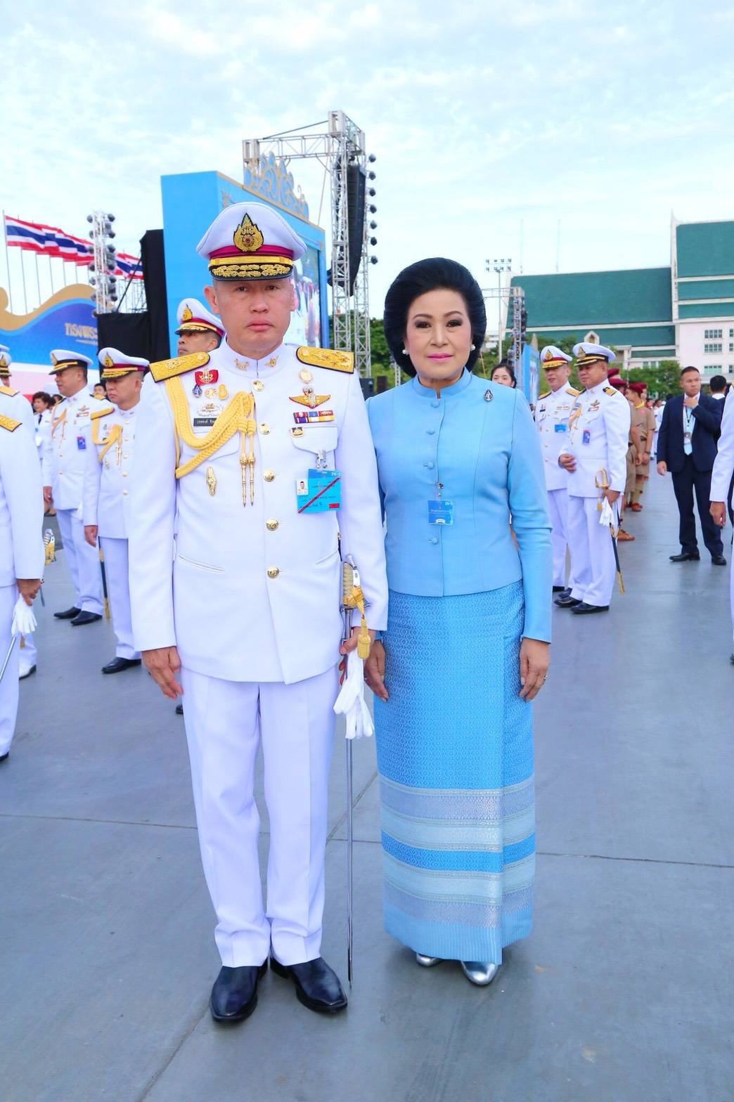 ๐๙๓ เมื่อวันที่ ๑๒ สิงหาคม ๒๕๖๑ นายกสมาคมภริยาฯ ร่วมพิธีทำบุญตักบาตร ถวายเป็นพระราชกุศลแด่ สมเด็จพระนางเจ้าสิริกิติ์ พระบรมราชินีนาถ ในรัชกาลที่ ๙ เนื่องในโอกาสวันเฉลิมพระชนมพรรษา ๘๖ พรรษา ณ พระลานพระราชวังดุสิต