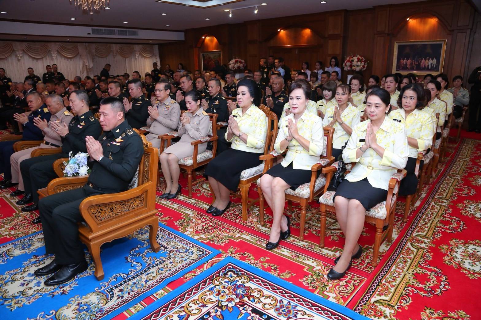 ๑๐๘ เมื่อวันพุธที่ ๒๐ กันยายน ๒๕๖๑ คุณนริศรา ทิพยจันทร์ นายกสมาคมภริยาฯ ร่วมงานวันคล้ายวันสถาปนา ศอว.ศอพท.ครบรอบปีที่ ๓๙