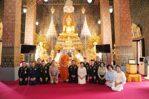 ๐๖๘ เมื่อวันที่ ๒๘ พฤษภาคม ๒๕๖๑ คุณนวลจันทร์ พูนสวัสดิ์ เป็นผู้แทน นายกสมาคมภริยาฯ ร่วมกิจกรรม ส่งเสริมคุณธรรม จริยธรรม เนื่องในเทศกาลวิสาขบูชา ประจำปี ๒๕๖๑ เพื่อถวายเป็นพุทธบูชาและถวายเป็นพระราชกุศล แด่ สมเด็จพระเจ้าอยู่หัวมหาวชิราลงกรณ บดินทรเทพยวรางกูร
