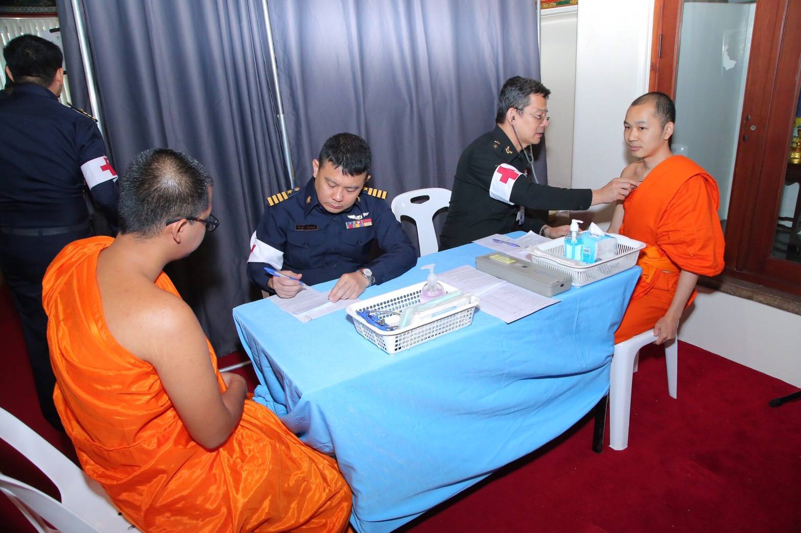 ๐๕๒ เมื่อวันที่ ๒๓ กุมภาพันธ์ ๒๕๖๑ นายกสมาคมภริยาฯ เป็นประธานในพิธีสงฆ์ โครงการบริบาลพระภิกษุสงฆ์ฯ เพื่อถวายเป็นพระราชกุศลแด่ พระบาทสมเด็จพระปรมินทรมหาภูมิพลอดุลยเดช บรมนาถบพิตร ณ ศาลาเลื่อนศักดิ์ เจียมอุดม วัดพระเชตุพนวิมลมังคลารามราชวรมหาวิหาร (วัดโพธิ์) กรุงเทพฯ