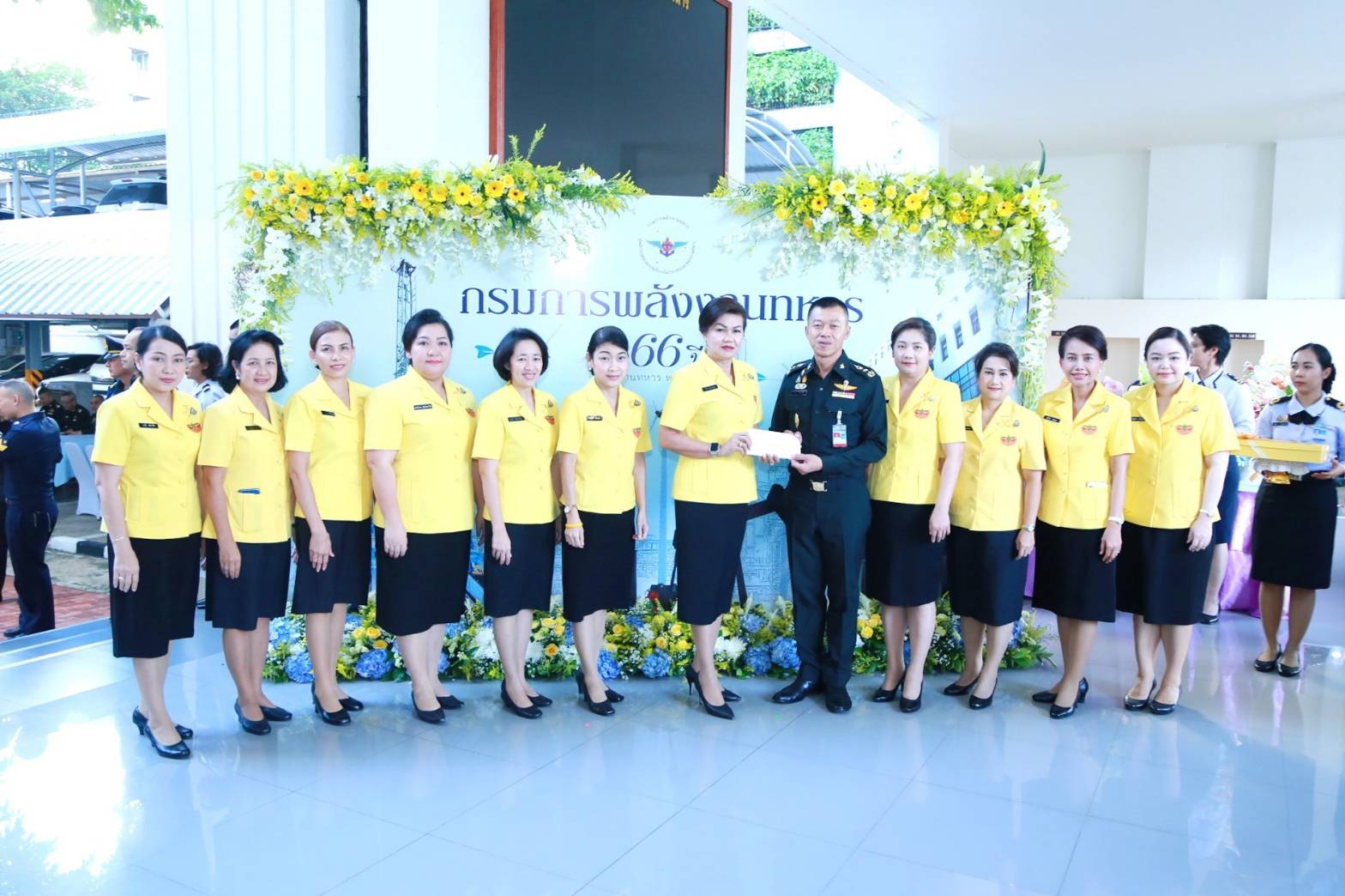 004 เมื่อวันที่ ๗ ตุลาคม ๒๕๖๒ นายกสมาคมภริยาฯ พร้อมด้วยคณะกรรมการฯ ร่วมงานวันคล้ายวันสถาปนา...