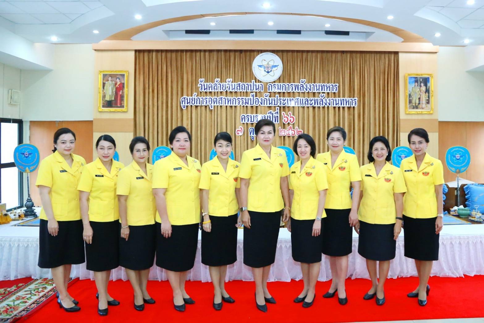 004 เมื่อวันที่ ๗ ตุลาคม ๒๕๖๒ นายกสมาคมภริยาฯ พร้อมด้วยคณะกรรมการฯ ร่วมงานวันคล้ายวันสถาปนากรมการพลังงานทหาร ศูนย์การอุตสาหกรรมป้องกันประเทศและพลังงานทหาร ครบรอบปีที่ ๖๖ ณ ห้องโป่งทรายคำ ชั้น ๗ กรมการพลังงานทหารฯ เขตราชเทวี กรุงเทพฯ