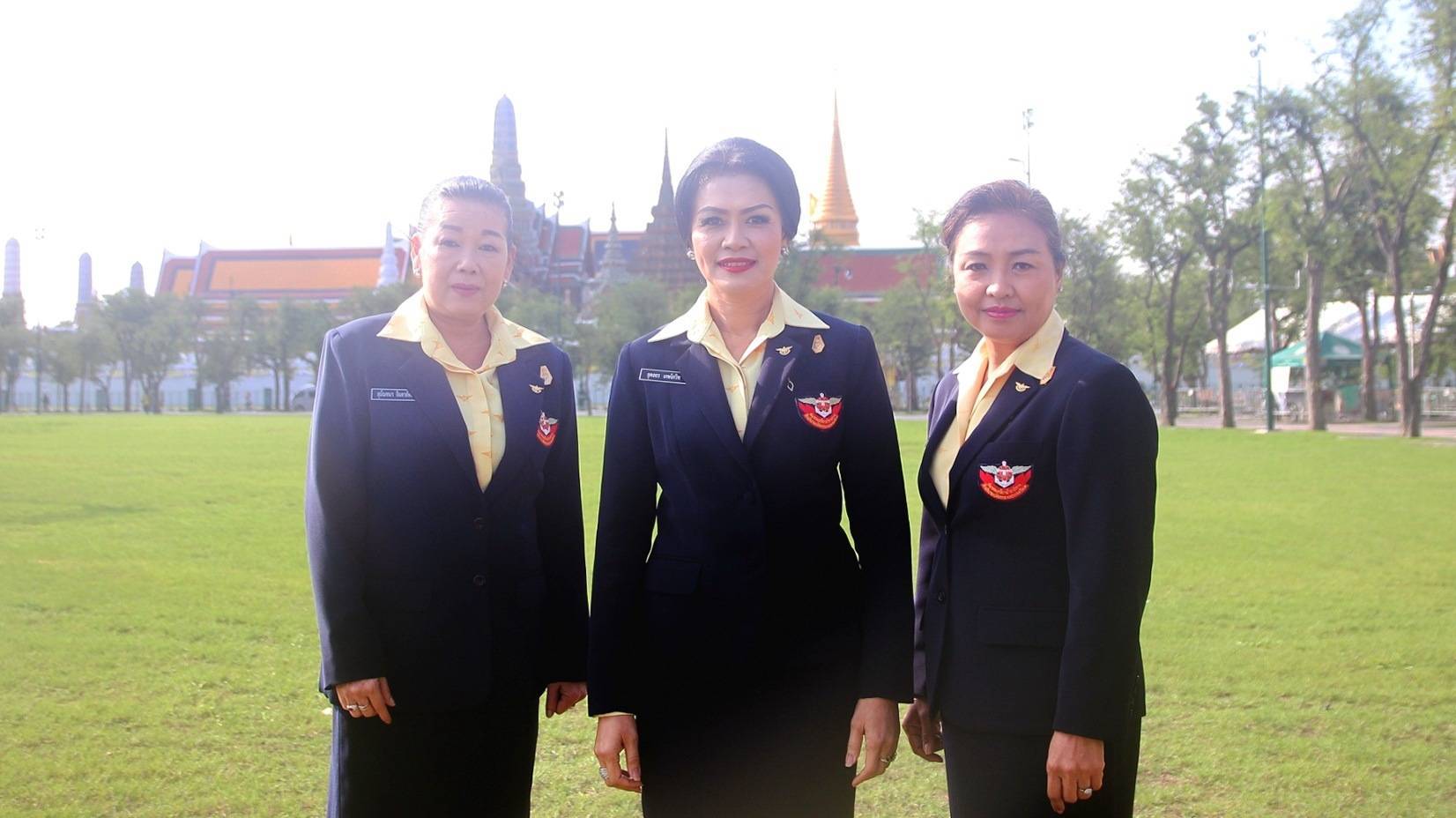 010 เมื่อวันที่ ๑๓ ตุลาคม ๒๕๖๒ คุณยุคลธร เกษโกวิท อุปนายกสมาคมภริยาฯ เป็นผู้แทนนายกสมาคมฯ พร้อมด้วยคณะกรรมการฯ ร่วมพิธีวางพวงมาลา น้อมรำลึกในพระมหากรุณาธิคุณ เนื่องในวันคล้ายวันสวรรคตพระบาทสมเด็จพระบรมชนกาธิเบศร มหาภูมิพลอดุลยเดชมหาราช บรมนาถบพิตร ณ มณฑลพิธีท้องสนามหลวง กรุงเทพฯ