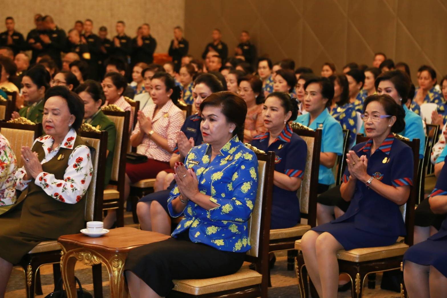 026 เมื่อวันที่ ๘ พฤศจิกายน ๒๕๖๒ นายกสมาคมภริยาฯ เป็นประธาน จัดงานวันคล้ายวันสถาปนาสมาคมภริยาข้าราชการสำนักงานปลัดกระทรวงกลาโหม (๙ พฤศจิกายน) ครบรอบปีที่ ๒๙ ณ สำนักงานปลัดกระทรวงกลาโหม (พื้นที่ถนนศรีสมาน) จ.นนทบุรี