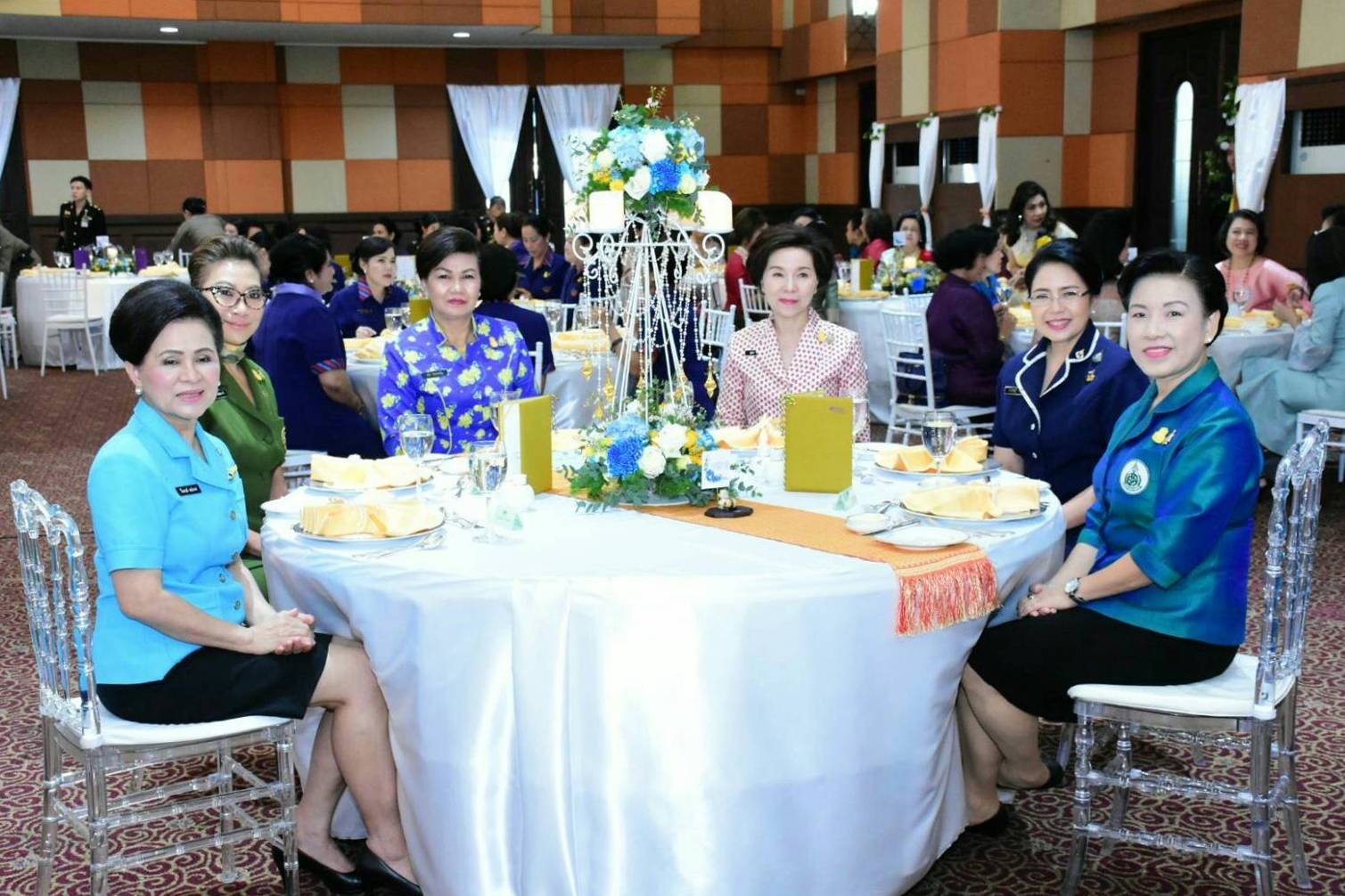 036 เมื่อวันที่ ๒๗ พฤศจิกายน ๒๕๖๒ นายกสมาคมภริยาฯ พร้อมด้วยคณะกรรมการฯ ร่วมงานวันคล้ายวันสถาปนาสมาคมแม่บ้านกองบัญชาการกองทัพไทย ครบรอบปีที่ ๓๒ ณ สโมสรกองบัญชาการกองทัพไทย ถนนแจ้งวัฒนะ อ.ปากเกร็ด จ.นนทบุรี