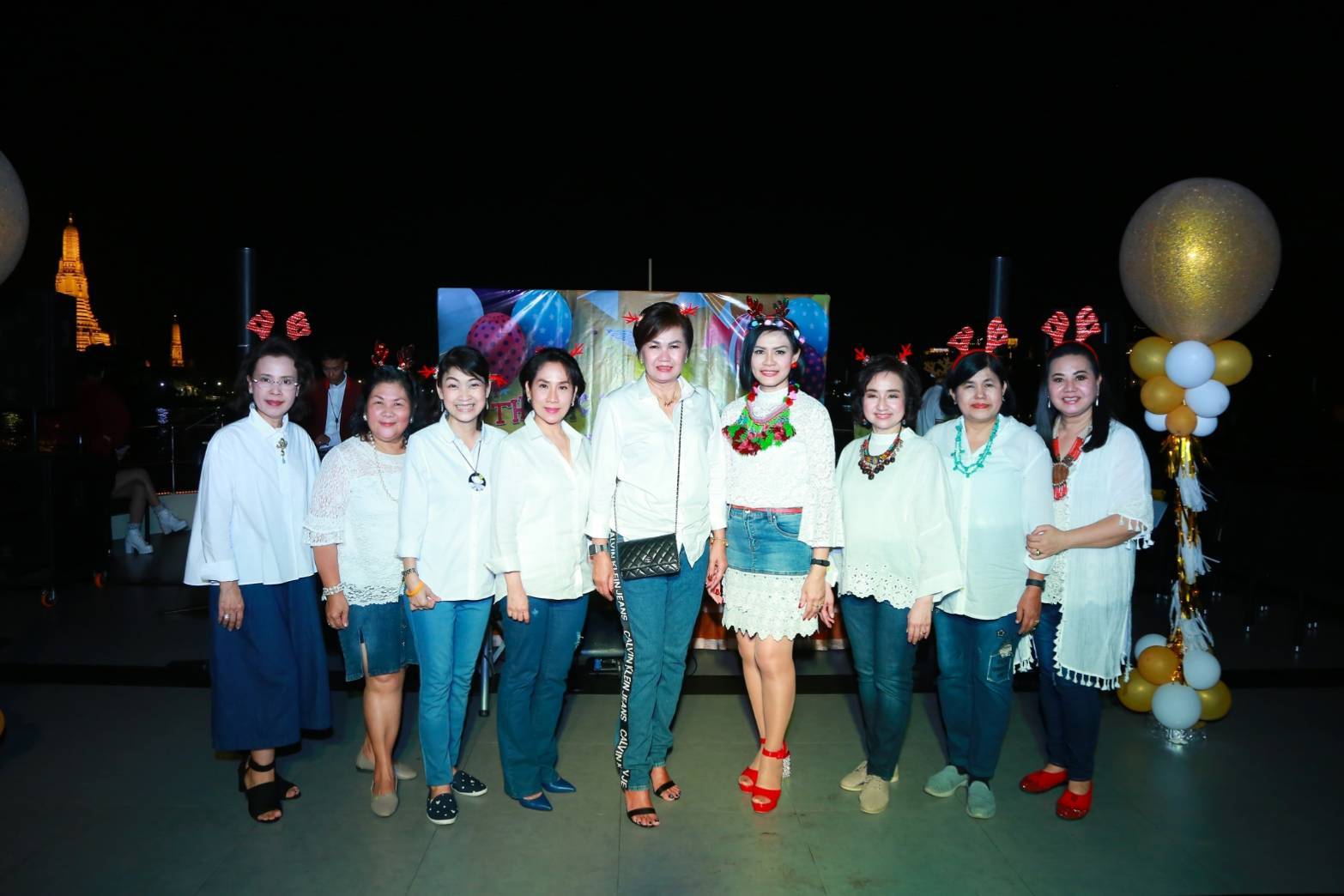 047 เมื่อวันที่ ๒๕ ธันวาคม ๒๕๖๒ นายกสมาคมภริยาฯ เป็นประธานจัดงานเลี้ยง ล่องเรือสำราญ รับประทานอาหารค่ำให้แก่คณะกรรมการสมาคมฯ และข้าราชการสำนักงานปลัดกระทรวงกลาโหม ณ เรือสำราญ เจ้าพระยาปริ้นเซส ๖