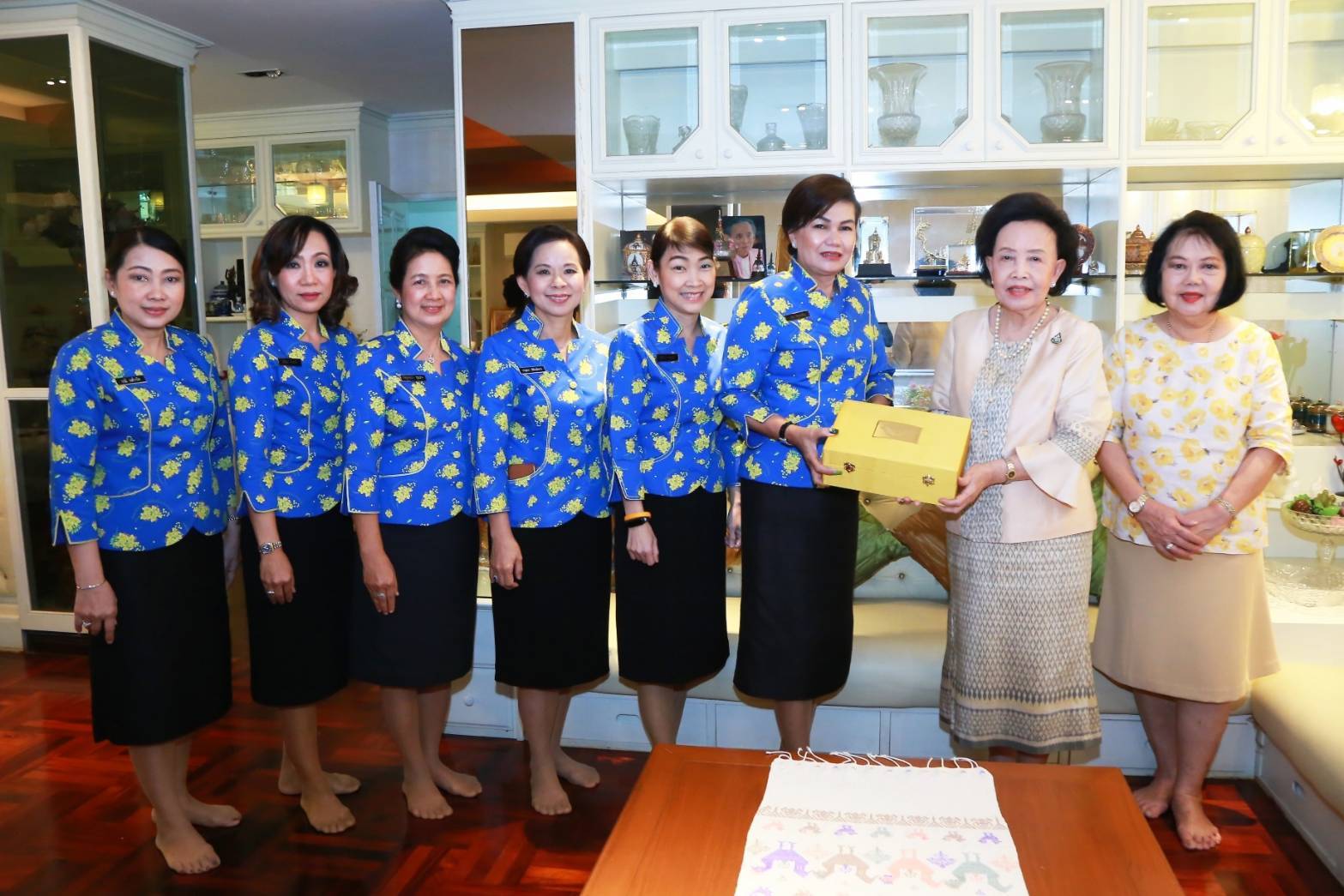 058 เมื่อวันที่ ๙ มกราคม ๒๕๖๓ นายกสมาคมภริยาฯ พร้อมด้วยคณะกรรมการฯ เข้าอำนวยพรและขอรับพร คุณหญ...