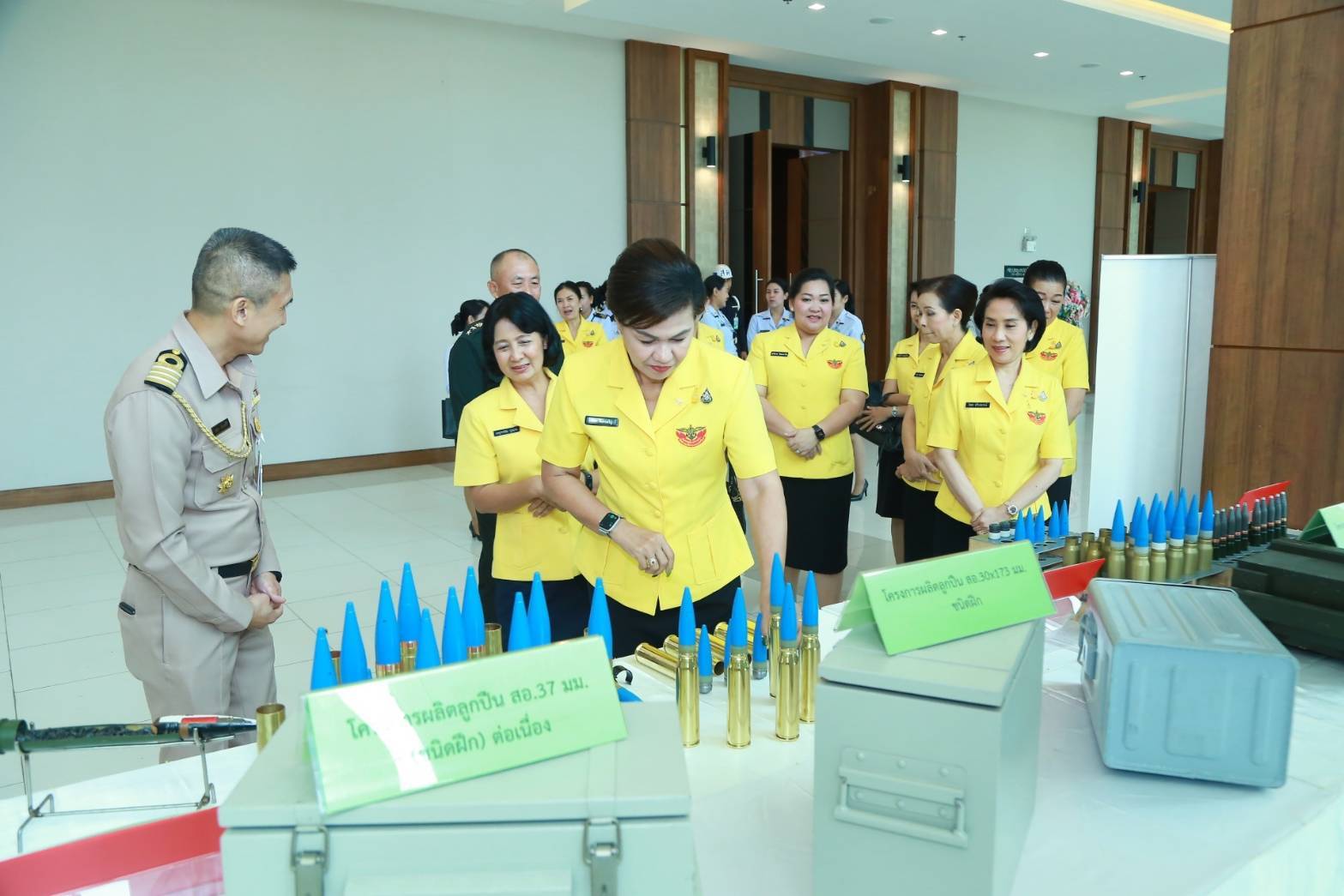 061 เมื่อวันที่ ๑๕ มกราคม ๒๕๖๓ นายกสมาคมภริยาฯ พร้อมด้วยคณะกรรมการฯ ร่วมงานวันคล้ายวันสถาปนาศูนย์อุตสาหกรรมป้องกันประเทศและพลังงานทหาร ครบรอบปีที่ ๒๙ ณ ห้องสนามไชย ๒ อาคารอเนกประสงค์ สำนักงานปลัดกระทรวงกลาโหม (พื้นที่ศรีสมาน)