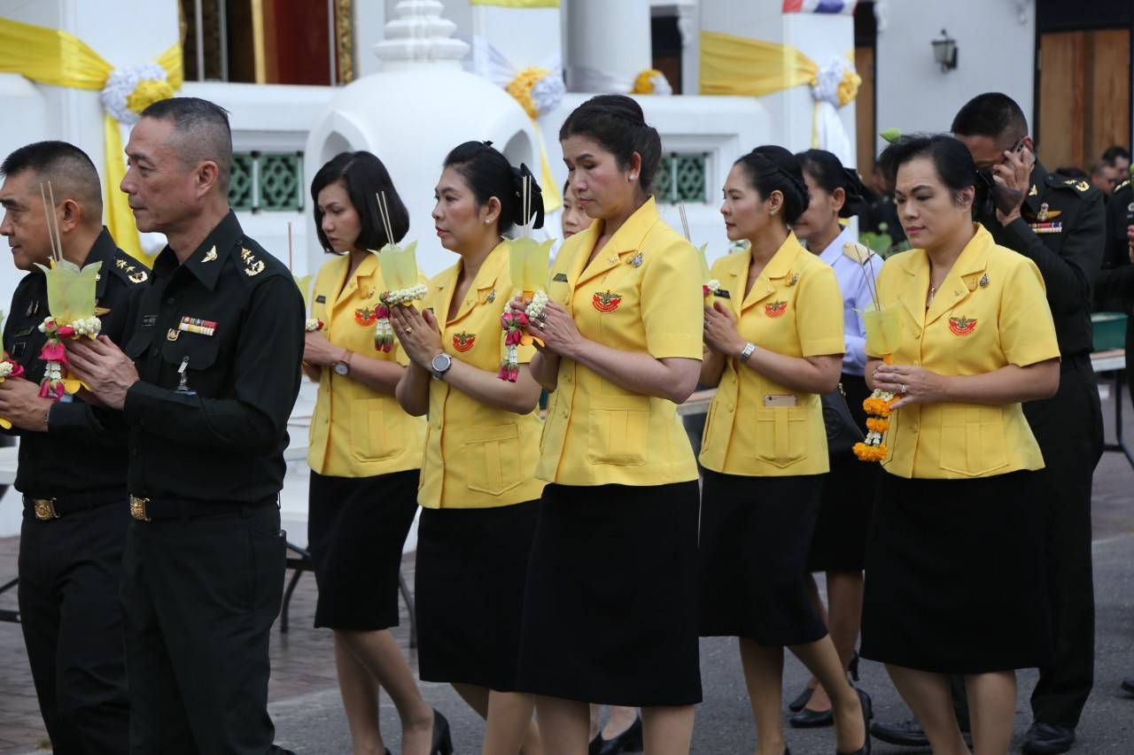 072 เมื่อวันที่ ๗ กุมภาพันธ์ ๒๕๖๓ คุณศิริรัตน์ สันทัดรบ เป็นผู้แทนนายกสมาคมภริยาฯ พร้อมด้วยคณะกรรมการฯ ร่วมกิจกรรมส่งเสริมพระพุทธศาสนา ณ วัดชิโนรสาราม วรวิหาร เขตบางกอกน้อย กรุงเทพฯ