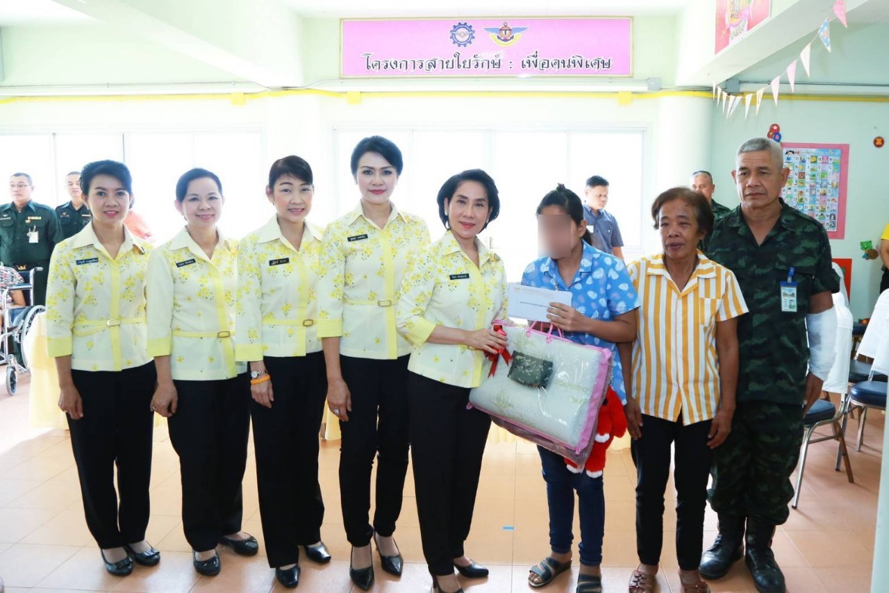 074 เมื่อวันที่ ๑๙- ๒๐ กุมภาพันธ์ ๒๕๖๓ นายกสมาคมภริยาฯ พร้อมด้วยคณะกรรมการฯ เดินทางไปตรวจเยี่ยมโครงการต่างๆ ของสมาคมฯ ณ ศูนย์อำนวยการสร้างอาวุธ ศูนย์การอุตสาหกรรมป้องกันประเทศและพลังงานทหาร จ.ลพบุรี และโรงงานวัตถุระเบิดทหาร กรมการอุตสาหกรรมทหาร ศูนย์การอุตสาหกรรมป้องกันประเทศและพลังงานทหาร จ.นครสวรรค์ ตามลำดับ
