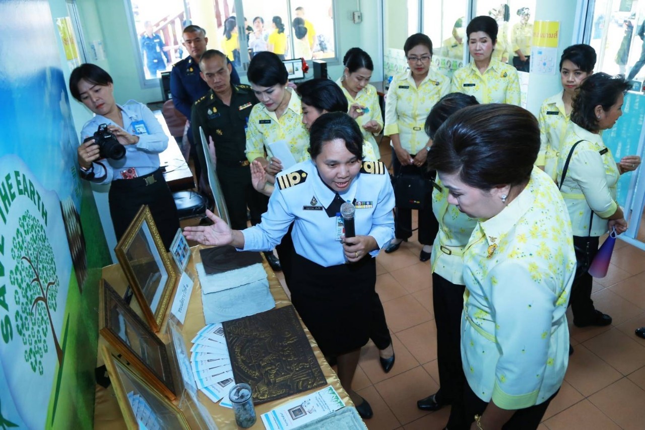 074 เมื่อวันที่ ๑๙- ๒๐ กุมภาพันธ์ ๒๕๖๓ นายกสมาคมภริยาฯ พร้อมด้วยคณะกรรมการฯ เดินทางไปตรวจเยี่ยมโครงการต่างๆ ของสมาคมฯ ณ ศูนย์อำนวยการสร้างอาวุธ ศูนย์การอุตสาหกรรมป้องกันประเทศและพลังงานทหาร จ.ลพบุรี และโรงงานวัตถุระเบิดทหาร กรมการอุตสาหกรรมทหาร ศูนย์การอุตสาหกรรมป้องกันประเทศและพลังงานทหาร จ.นครสวรรค์ ตามลำดับ