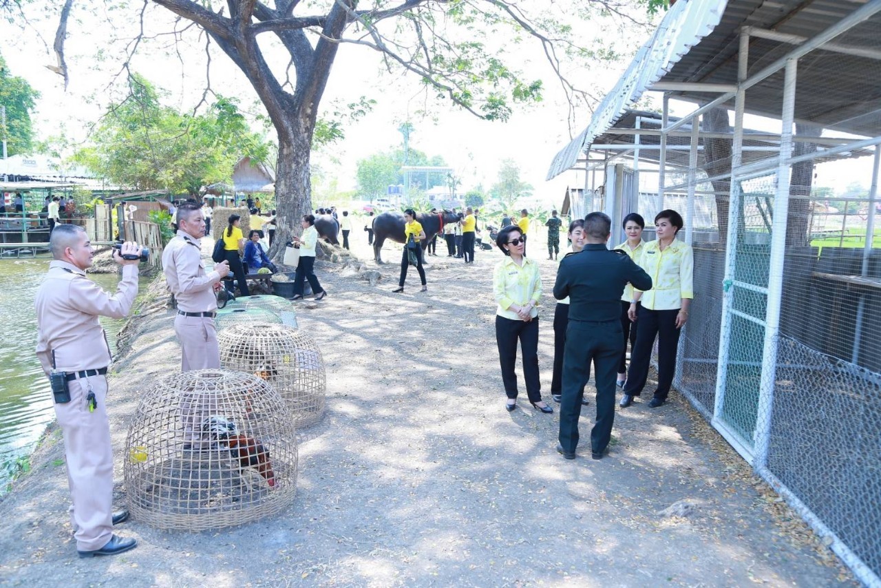 074 เมื่อวันที่ ๑๙- ๒๐ กุมภาพันธ์ ๒๕๖๓ นายกสมาคมภริยาฯ พร้อมด้วยคณะกรรมการฯ เดินทางไปตรวจเยี่ยมโครงการต่างๆ ของสมาคมฯ ณ ศูนย์อำนวยการสร้างอาวุธ ศูนย์การอุตสาหกรรมป้องกันประเทศและพลังงานทหาร จ.ลพบุรี และโรงงานวัตถุระเบิดทหาร กรมการอุตสาหกรรมทหาร ศูนย์การอุตสาหกรรมป้องกันประเทศและพลังงานทหาร จ.นครสวรรค์ ตามลำดับ