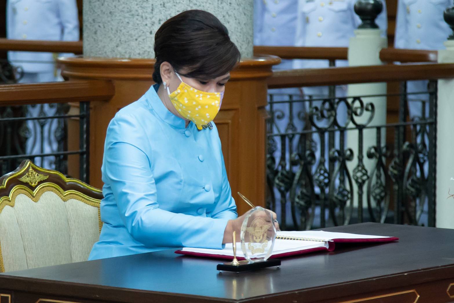 102 เมื่อวันจันทร์ที่ ๑๐ สิงหาคม ๒๕๖๓ คุณรมิดา อินทรเจริญ นายกสมาคมภริยาข้าราชการสำนักงานปลัดกระทรวงกลาโหม พร้อมด้วยคณะกรรมการสมาคมฯ