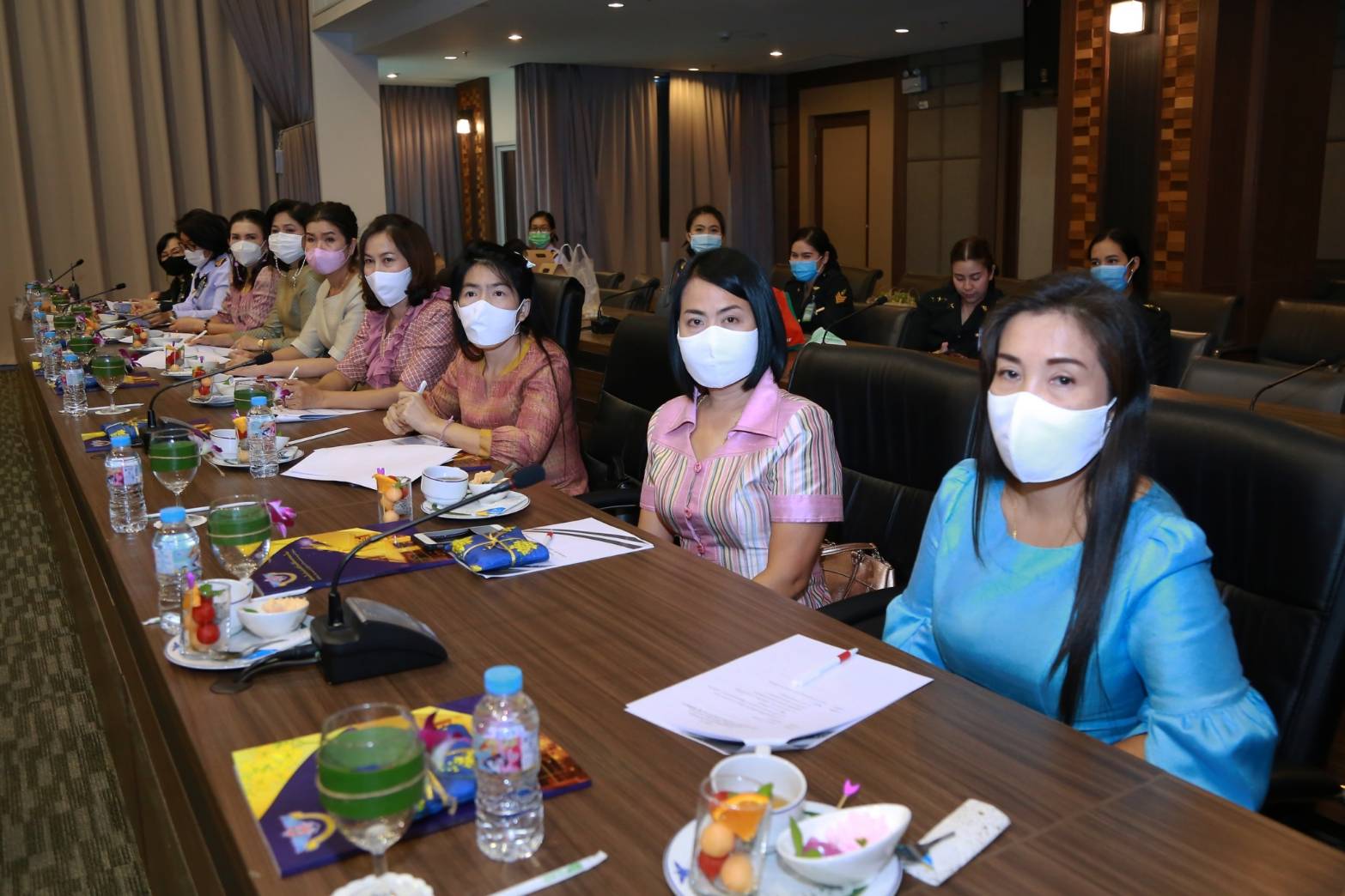 110 เมื่อวันพฤหัสบดีที่ ๑๐ กันยายน ๒๕๖๓ คุณรมิดา อินทรเจริญ นายกสมาคมภริยาข้าราชการสำนักงานปลัดกระทรวงกลาโหม เป็นประธานการประชุมปิดปีงบประมาณ ๒๕๖๓