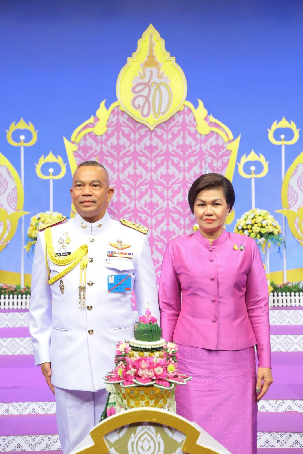 ๐๘๒ เมื่อวันที่ ๒๘ พฤษภาคม ๒๕๖๒ พล.อ.ณัฐ อินทรเจริญ ปลัดกระทรวงกลาโหม พร้อมด้วยคุณรมิดา อินทรเจริญ นายกสมาคมภริยาฯ นำคณะนายทหารชั้นผู้ใหญ่พร้อมภริยา บันทึกเทปโทรทัศน์อาเศียรวาท ถวายพระพรชัยมงคล เนื่องในโอกาสมหามงคลเฉลิมพระชนมพรรษา สมเด็จพระนางเจ้าฯ พระบรมราชินี ณ สถานีวิทยุโทรทัศน์แห่งประเทศไทย (สสท.) ถ.วิภาวดี-รังสิต กรุงเทพฯ