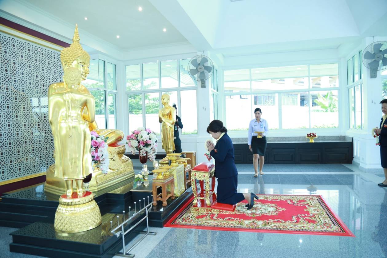 ๐๒๐ เมื่อวันศุกร์ที่ ๙ พฤศจิกายน ๒๕๖๑ นายกสมาคมภริยาฯ เป็นประธานจัดงานวันคล้ายวันสถาปนาสมาคมภริยาฯ
