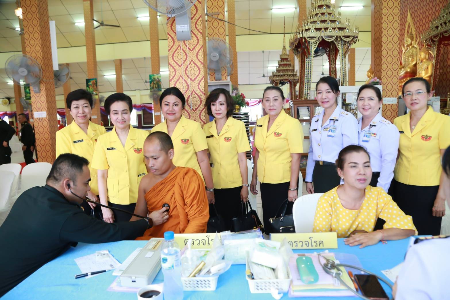 ๐๗๖ เมื่อวันที่ ๑๐ พฤษภาคม ๒๕๖๒ พันเอกหญิงนิศารัตน์ รุ่งสิตา อุปนายกสมาคมภริยาฯ เป็นผู้แทนนายกสมาคมฯ พร้อมด้วยคณะกรรมการฯ ร่วมงานวันคล้ายวันสถาปนาสำนักงานแพทย์ สำนักงานสนับสนุน สำนักงานปลัดกระทรวงกลาโหม ครบรอบปีที่ ๑๔ ณ ศาลาการเปรียญ วัดพุทธสยาม(สีกัน) ดอนเมือง กรุงเทพ