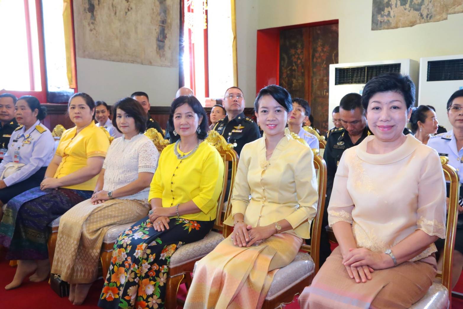 ๐๙๕ เมื่อวันที่ ๑๕ กรกฎาคม ๒๕๖๒ คุณนวลจันทร์ พูนสวัสดิ์ เป็นผู้แทนนายกสมาคมภริยาฯ พร้อมด้วยคณะกรรมการสมาคมฯ ร่วมกิจกรรมส่งเสริมคุณธรรม จริยธรรม เนื่องในเทศกาลอาสาฬหบูชาและเขัาพรรษา ประจำปี ๒๕๖๒ ณ วัดชิโนรสาราม วรวิหาร เขตบางกอกน้อย กรุงเทพฯ