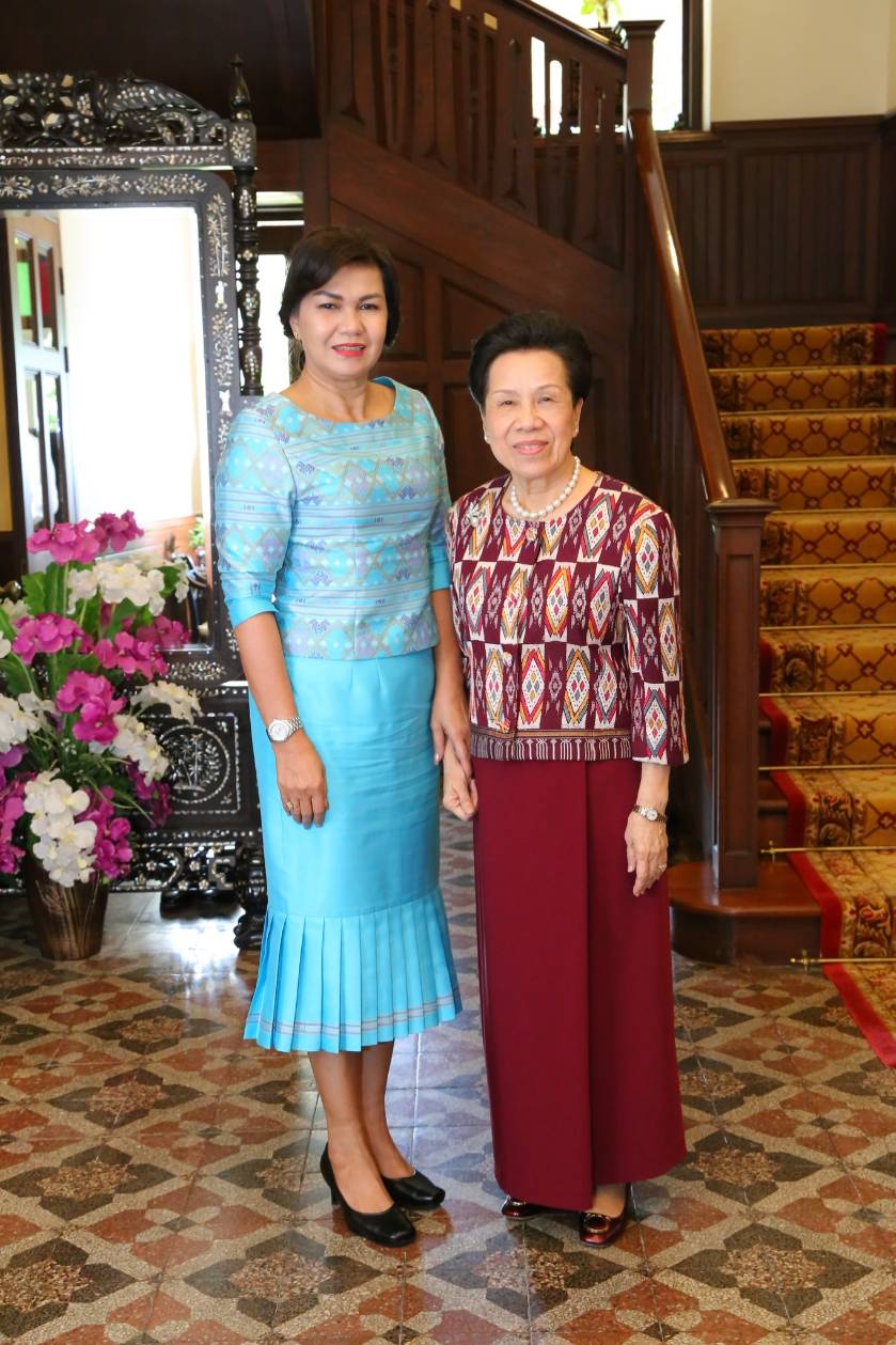 ๐๐๙ เมื่อวันที่ ๒๕​ ตุลาคม​ ๒๕๖๑นายก​สมาคม​ภริยา​ฯ นำ​คณะกรรม​การสมาคม​ฯ​ เข้าเยี่ยมคารวะ​ ...
