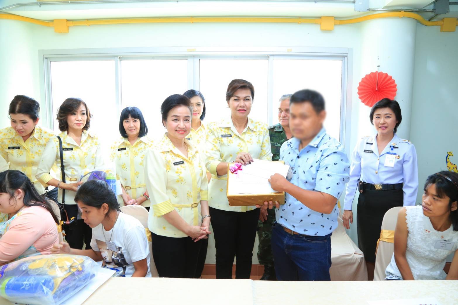 ๐๕๖ เมื่อวันที่ ๑๓ กุมภาพันธ์ ๒๕๖๒ นายกสมาคมภริยาฯ พร้อมด้วยคณะกรรมการฯ เดินทางไปตรวจเยี่ยมโครงการต่างๆของสมาคมฯ ในพื้นที่ของโรงงานวัตถุระเบิดทหาร กรมการอุตสาหกรรมทหาร ศูนย์การอุตสาหกรรมป้องกันประเทศและพลังงานทหาร จังหวัดนครสวรรค์
