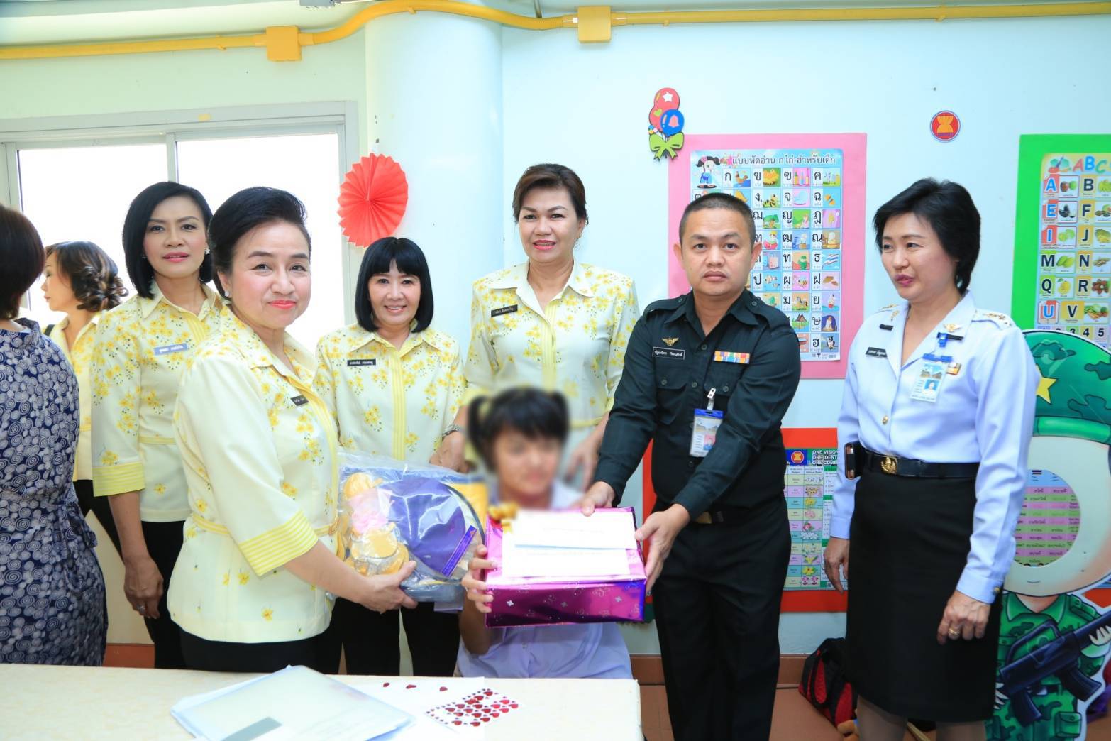๐๕๖ เมื่อวันที่ ๑๓ กุมภาพันธ์ ๒๕๖๒ นายกสมาคมภริยาฯ พร้อมด้วยคณะกรรมการฯ เดินทางไปตรวจเยี่ยมโครงการต่างๆของสมาคมฯ ในพื้นที่ของโรงงานวัตถุระเบิดทหาร กรมการอุตสาหกรรมทหาร ศูนย์การอุตสาหกรรมป้องกันประเทศและพลังงานทหาร จังหวัดนครสวรรค์