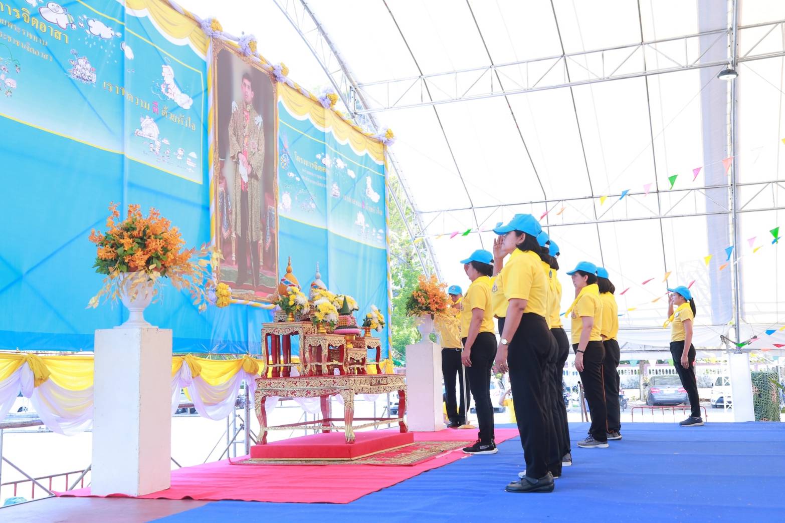 ๐๗๕ เมื่อวันที่ ๒ พฤษภาคม ๒๕๖๒ นายกสมาคมภริยาฯ นำคณะกรรมการฯ และข้าราชการ ลูกจ้าง พนักงานราชการ ...
