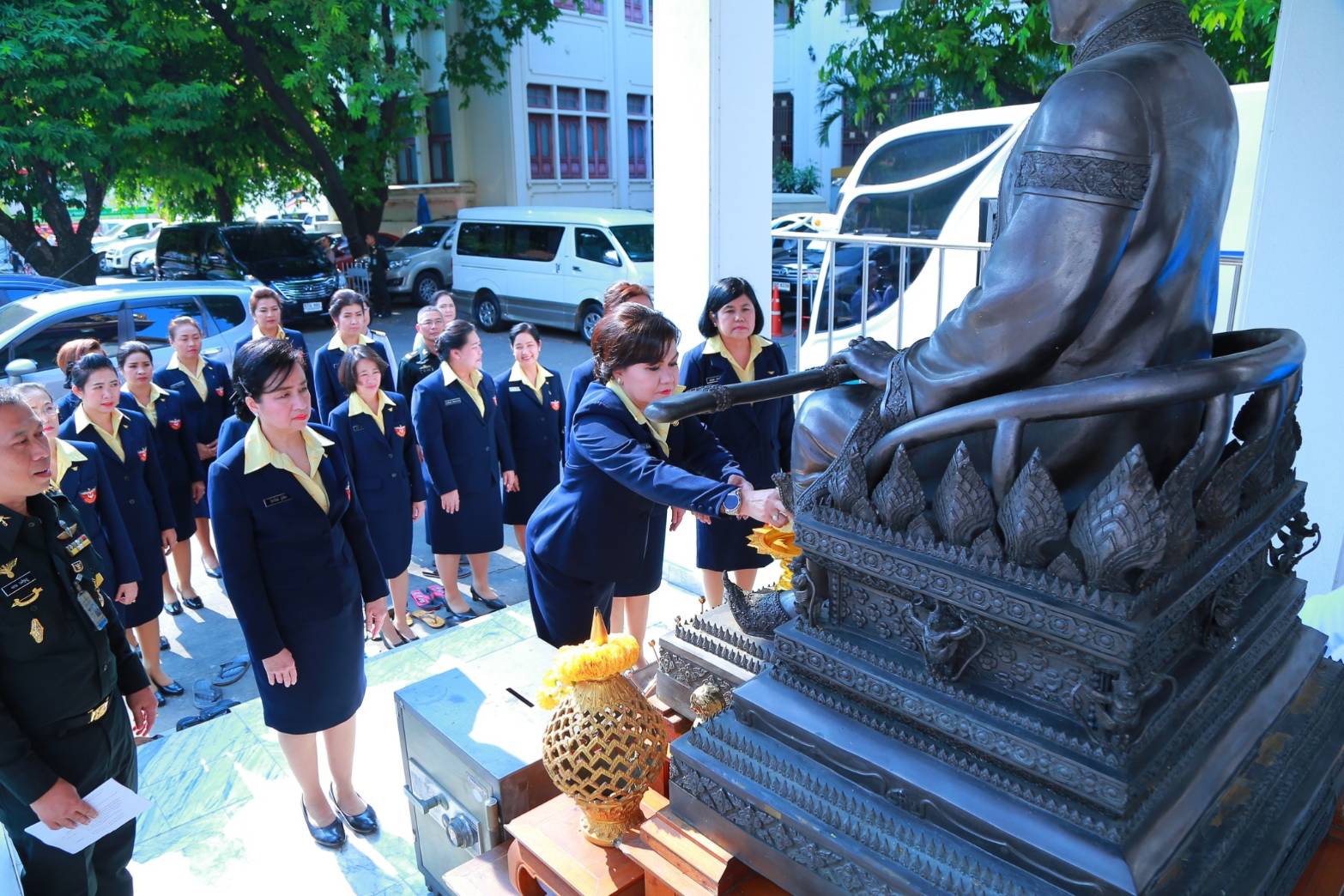 ๐๖๔ เมื่อวันที่ ๑๙ มีนาคม ๒๕๖๒ นายกสมาคมภริยาฯ พร้อมด้วยคณะกรรมการฯ ร่วมกิจกรรมบริบาลพระภิกษ...