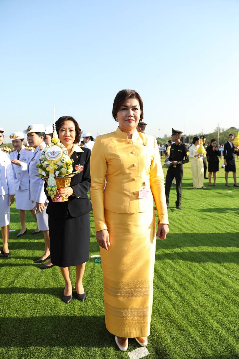 ๐๒๘ เมื่อวันพุธที่ ๕ ธันวาคม ๒๕๖๑  นายกสมาคมฯ นำคณะกรรมการสมาคมฯและสมาชิกวิสามัญฯ ร่วมกิจกรรมเดินริ้วขบวน ถวายพานพุ่มดอกไม้