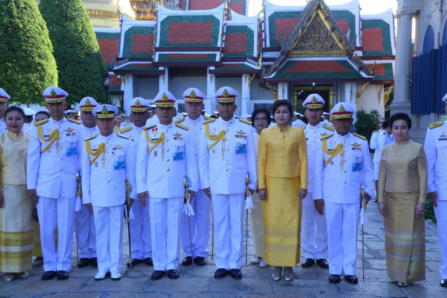๐๔๐ เมื่อวันที่ ๑ มกราคม ๒๕๖๒ นายกสมาคมภริยาฯ พร้อมด้วยคณะกรรมการฯ ร่วมลงนามถวายพระพรสมเด็จพระเจ้าอยู่หัวมหาวชิราลงกรณ บดินทรเทพยวรางกูร เนื่องในโอกาสวันขึ้นปีใหม่ พุทธศักราช ๒๕๖๒ ณ ศาลาสหทัยสมาคม ในพระบรมมหาราชวัง