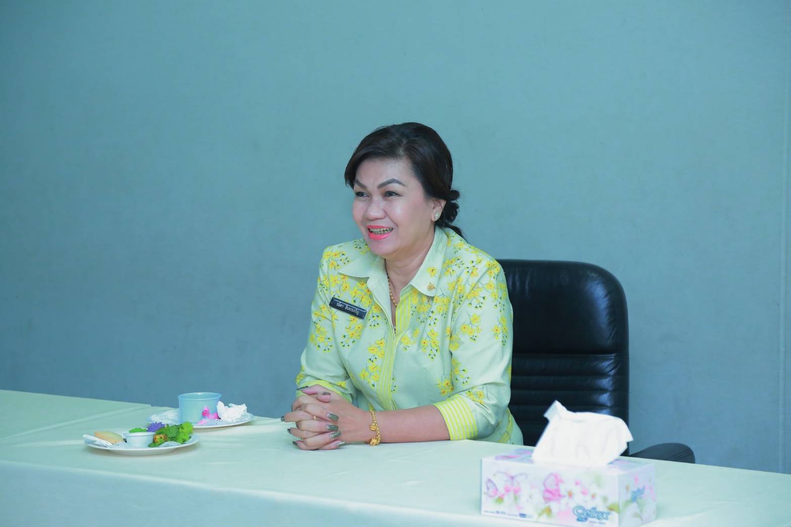 ๐๙๑ เมื่อวันที่ ๑๒ มิถุนายน ๒๕๖๒ คุณรมิดา อินทรเจริญ นายกสมาคมภริยาฯ พร้อมด้วยคณะกรรมการสมาคมฯ<...