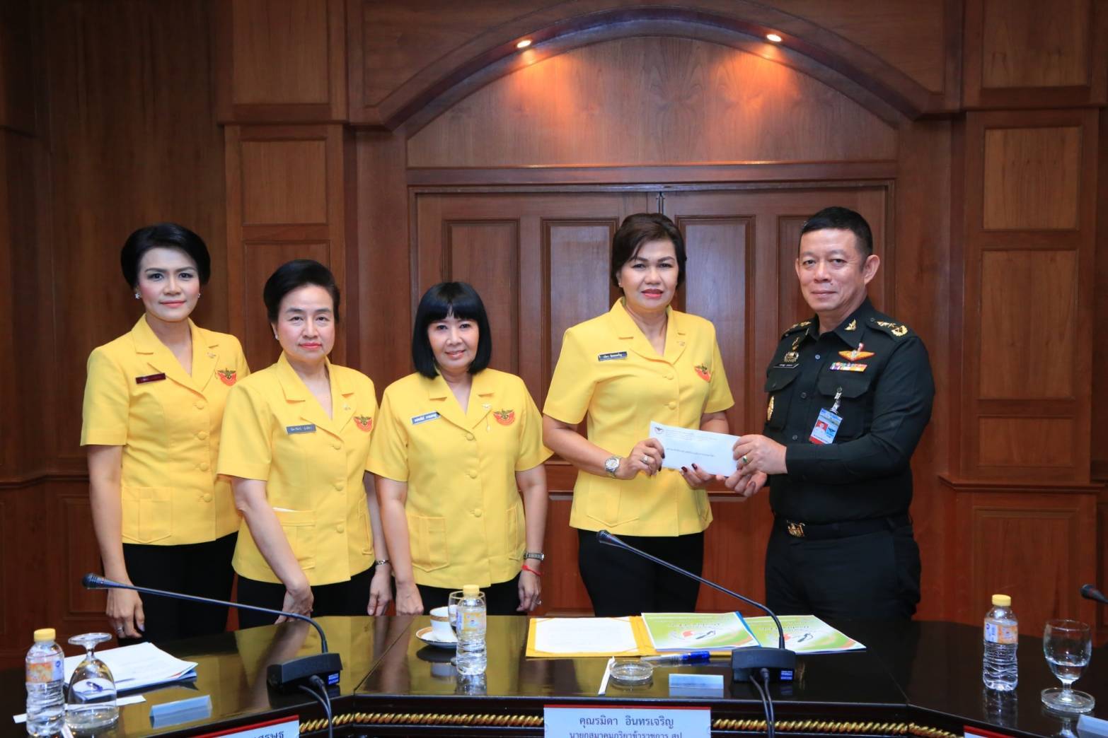 ๐๕๕ เมื่อวันที่ ๑๒ และวันพุธที่ ๑๓ กุมภาพันธ์ ๒๕๖๒ นายกสมาคมภริยาฯ พร้อมด้วยคณะกรรมการฯ เดินทางไปตรวจเยี่ยมโครงการต่างๆของสมาคมฯ ในพื้นที่ของศูนย์อำนวยการสร้างอาวุธ ศูนย์การอุตสาหกรรมป้องกันประเทศและพลังงานทหาร จังหวัดลพบุรี