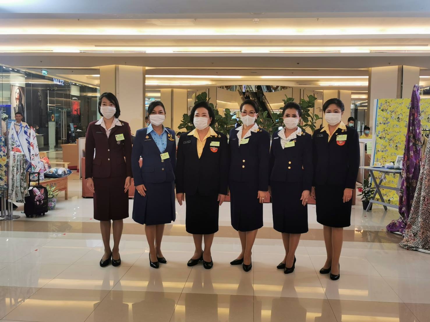 ๐๑๖ คณะกรรมการสมาคมภริยาข้าราชการสำนักงานปลัดกระทรวงกลาโหม ร่วมรับเสด็จ