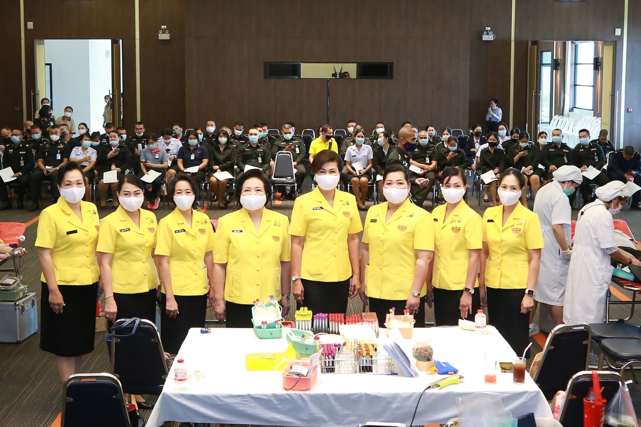 ๐๒๒ นายกสมาคมภริยาฯ ร่วมกิจกรรมบริจาคโลหิตถวายเป็นพระราชกุศล