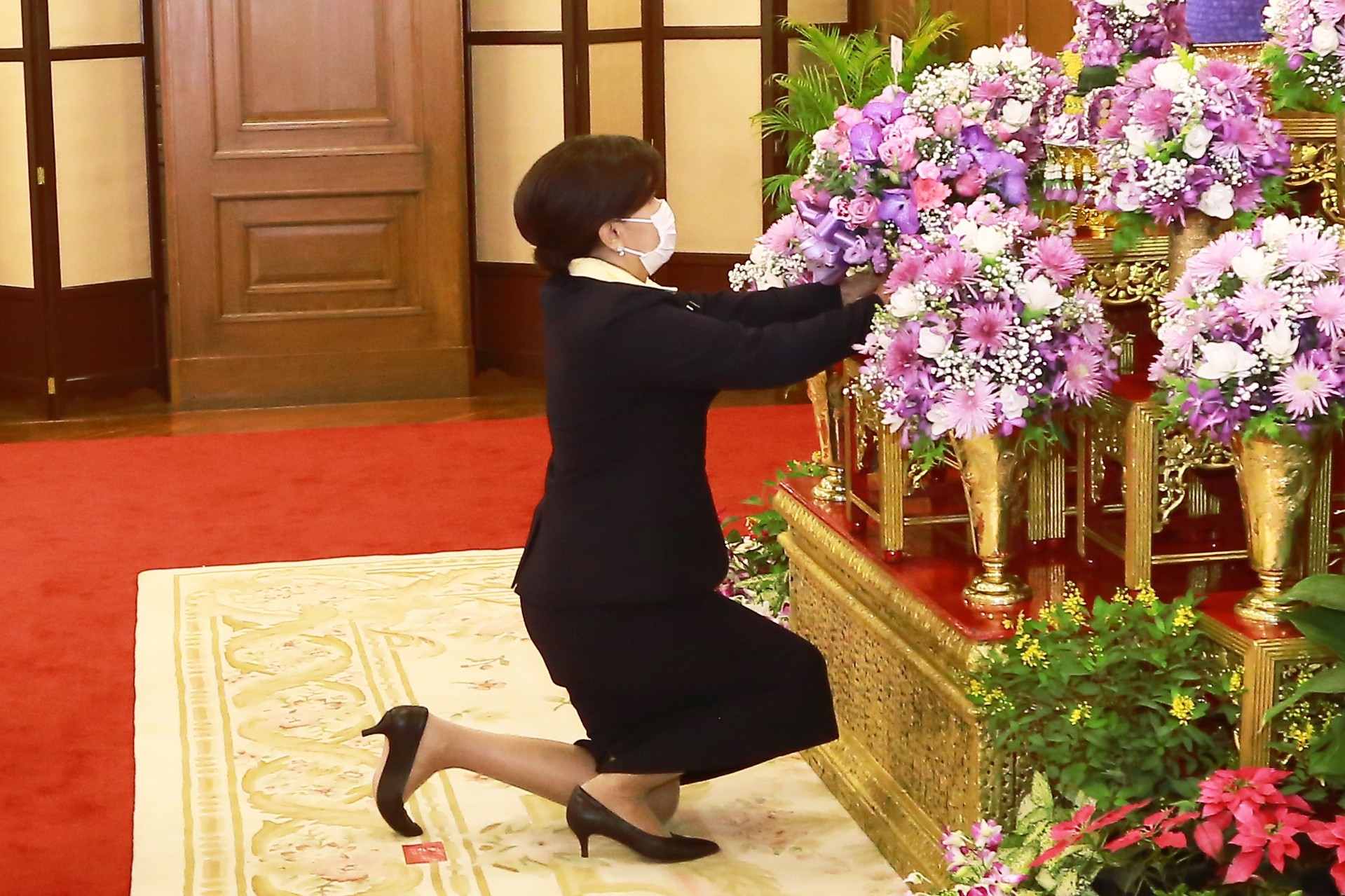 ๐๓๗ นายกสมาคมฯ เข้าร่วมถวายแจกันดอกไม้และลงนามถวายพระพร สมเด็จพระกนิษฐาธิราชเจ้า กรมสมเด็จพระเทพรัตนราชสุดาฯ สยามบรมราชกุมารี