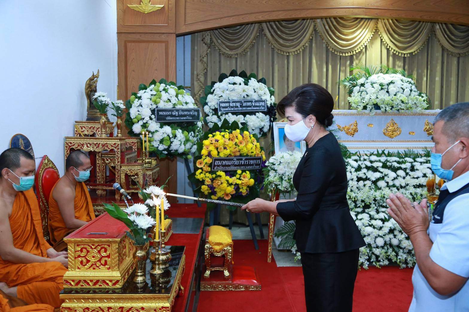 ๐๐๙ สมาคมภริยาข้าราชการสำนักงานปลัดกระทรวงกลาโหม เป็นเจ้าภาพสวดพระอภิธรรม