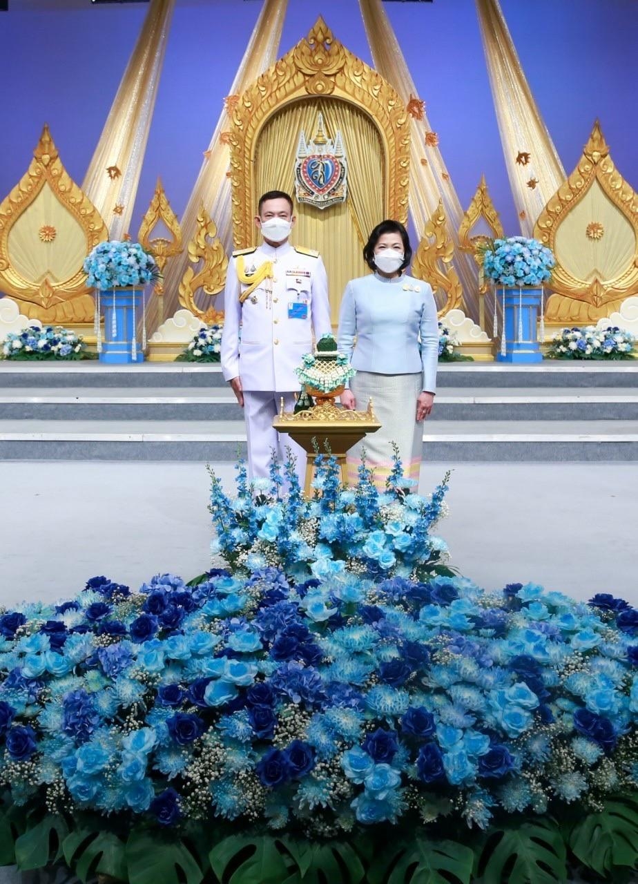 ๐๘๐ ปลัดกระทรวงกลาโหม พร้อมด้วยนายก สคภ.สป. นำคณะนายทหารชั้นผู้ใหญ่พร้อมภริยา บันทึกเทปโทรทัศน์อาเศียรวาทถวายพระพรชัยมงคล เนื่องในโอกาสวันเฉลิมพระชนมพรรษา สมเด็จพระนางเจ้าสิริกิติ์ พระบรมราชินีนาถ พระบรมราชชนนีพันปีหลวง ๙๐ พรรษา