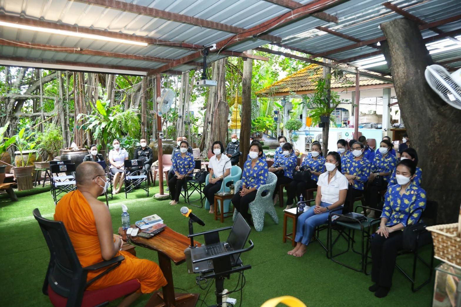 ๐๗๐ อุปนายก สคภ.สป. พร้อมด้วยคณะกรรมการสมาคมฯ ศึกษาดูงานโครงการบริหารจัดการขยะ รักษาสิ่งแวดล้อม ณ ศูนย์การเรียนรู้สิ่งแวดล้อม วัดจากแดง จ.สมุทรปราการ